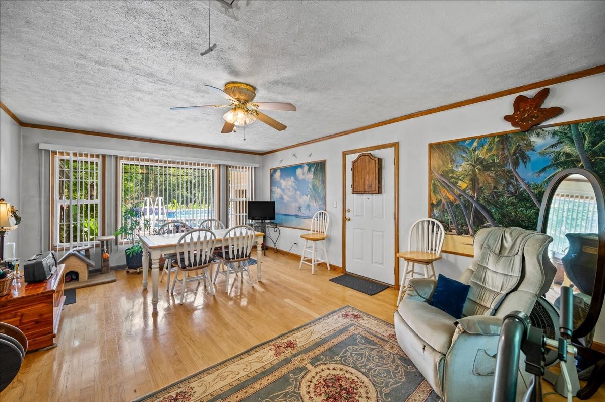 302 Utley Dr