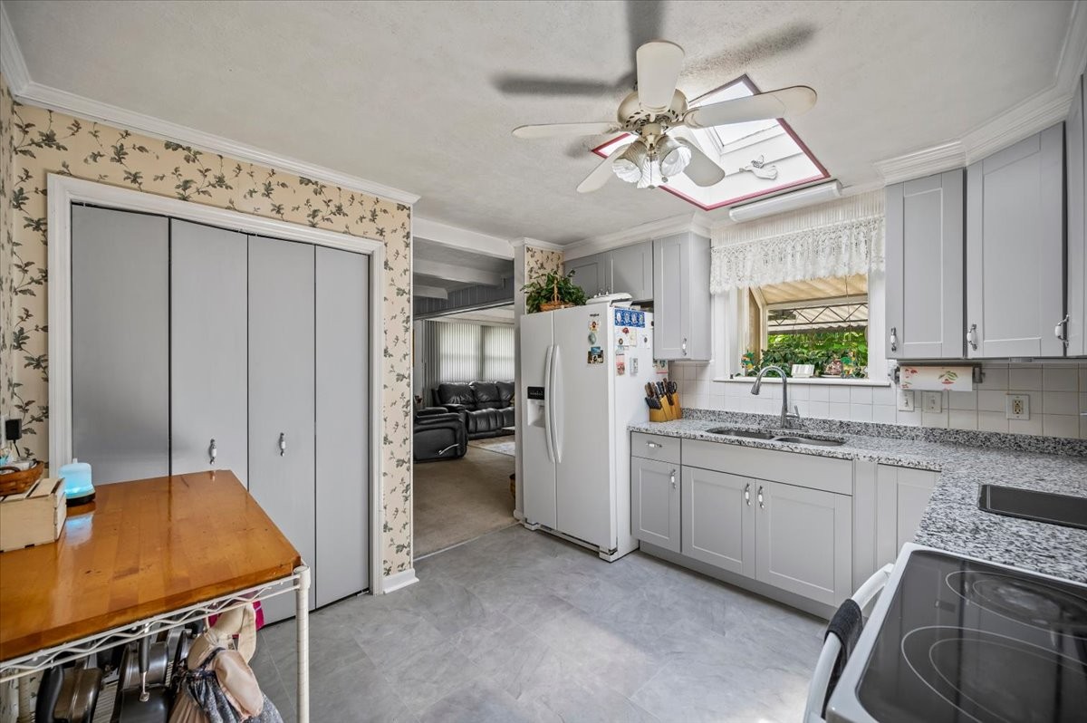 302 Utley Dr