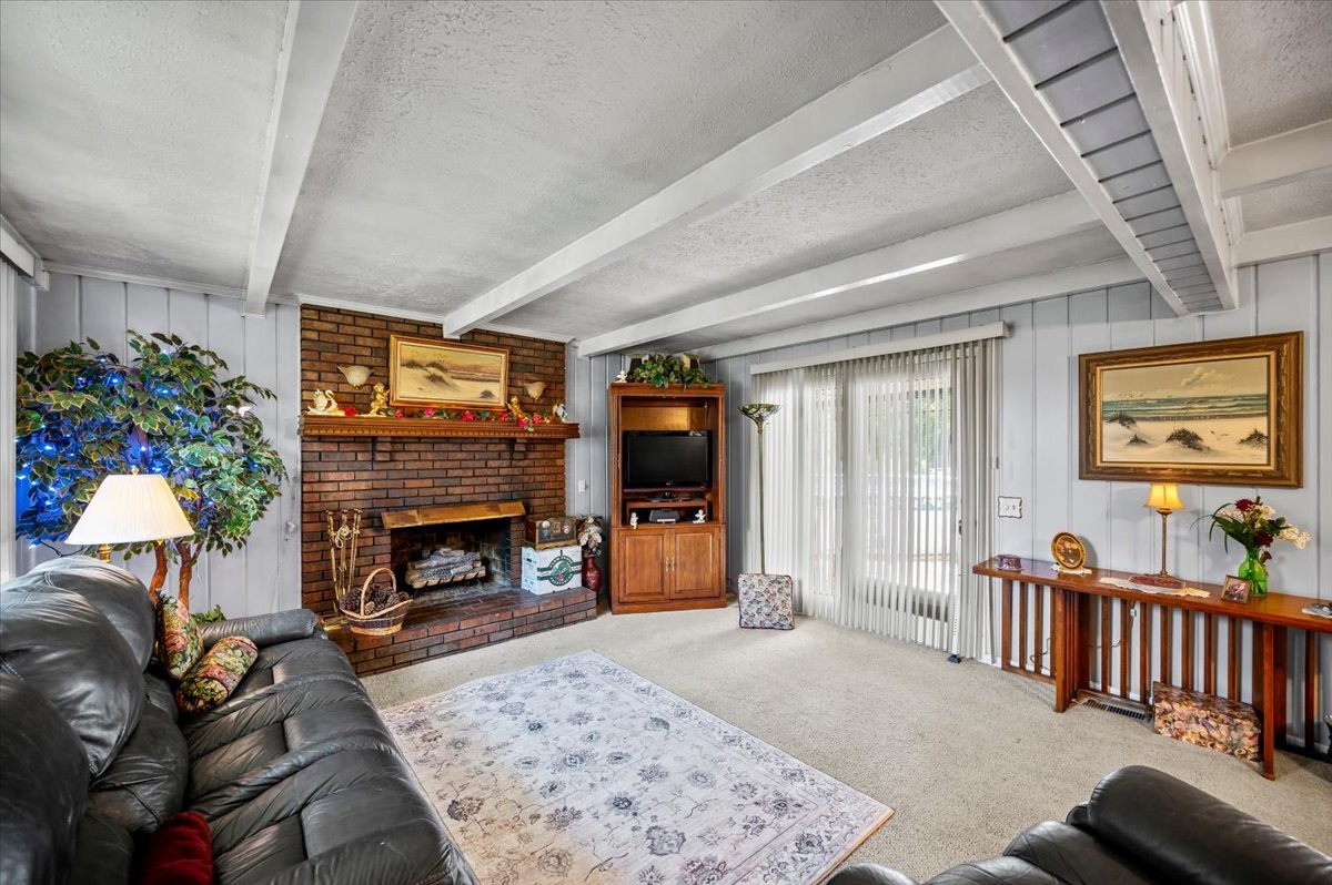 302 Utley Dr
