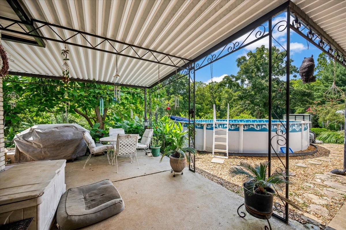302 Utley Dr