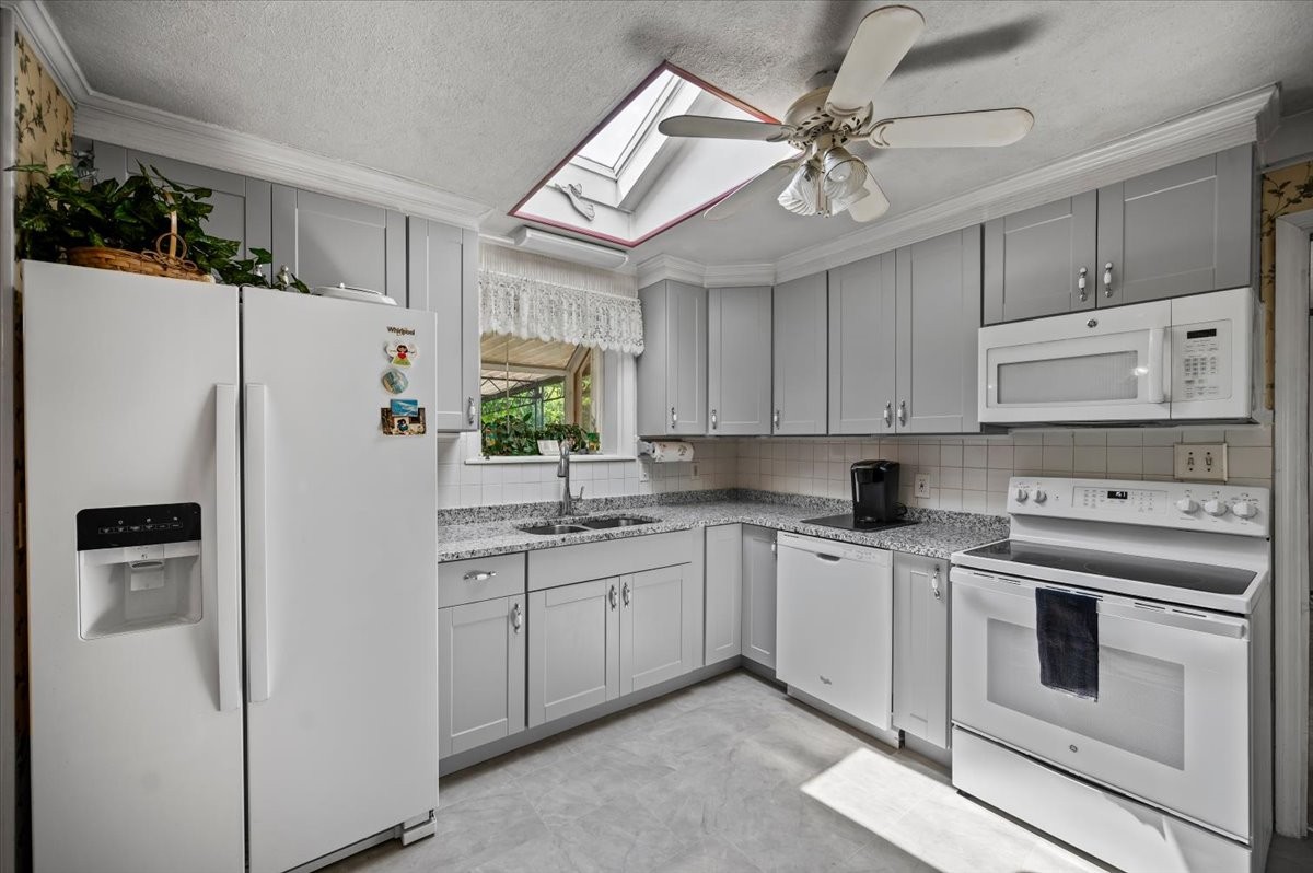 302 Utley Dr