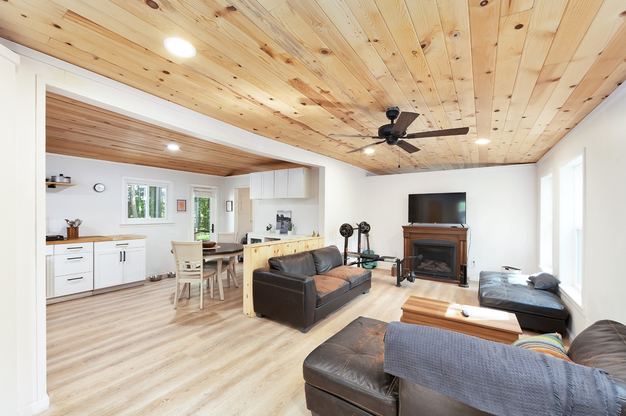 312 Meeks Rd