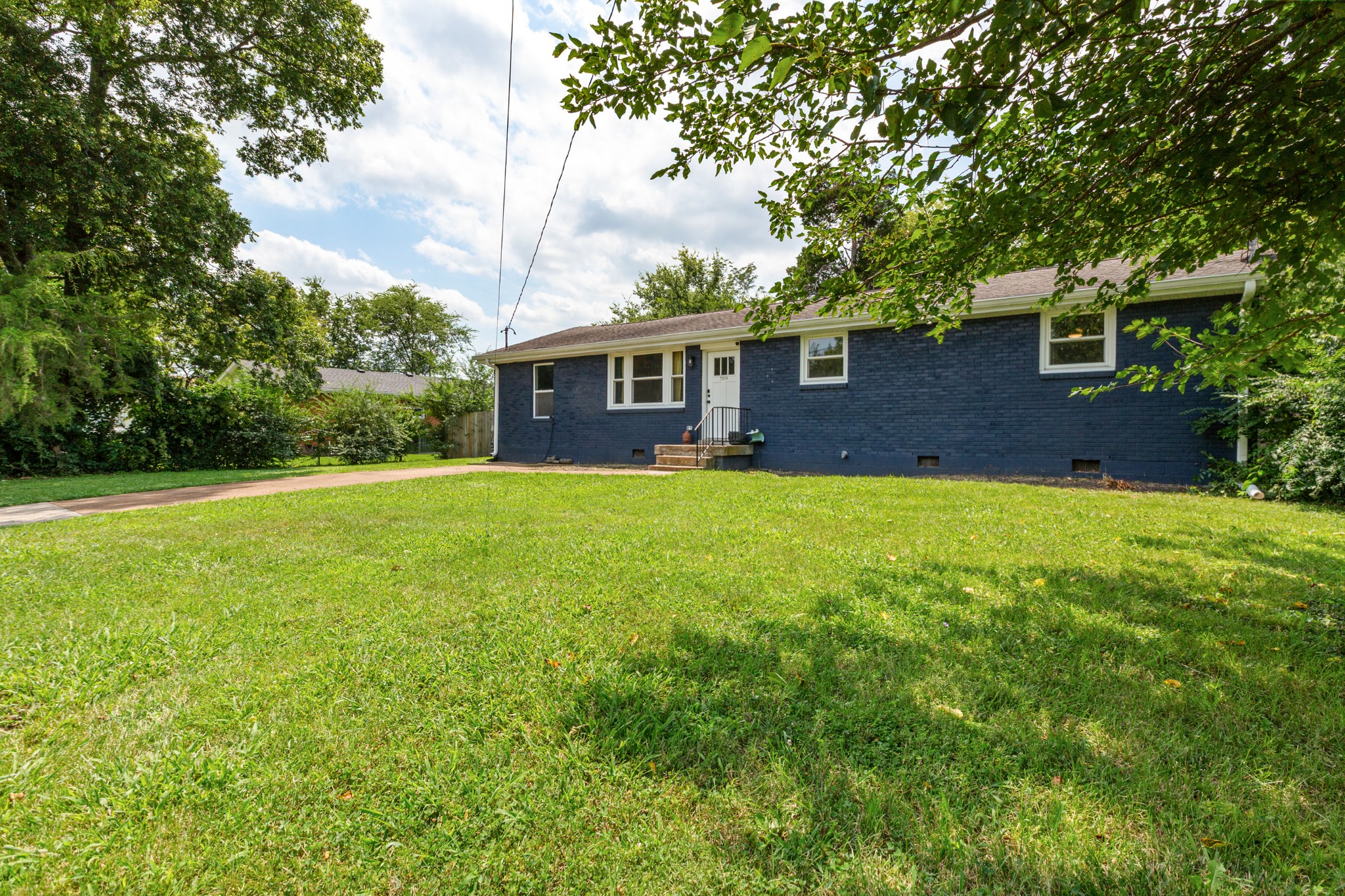 3309 Moorewood Dr