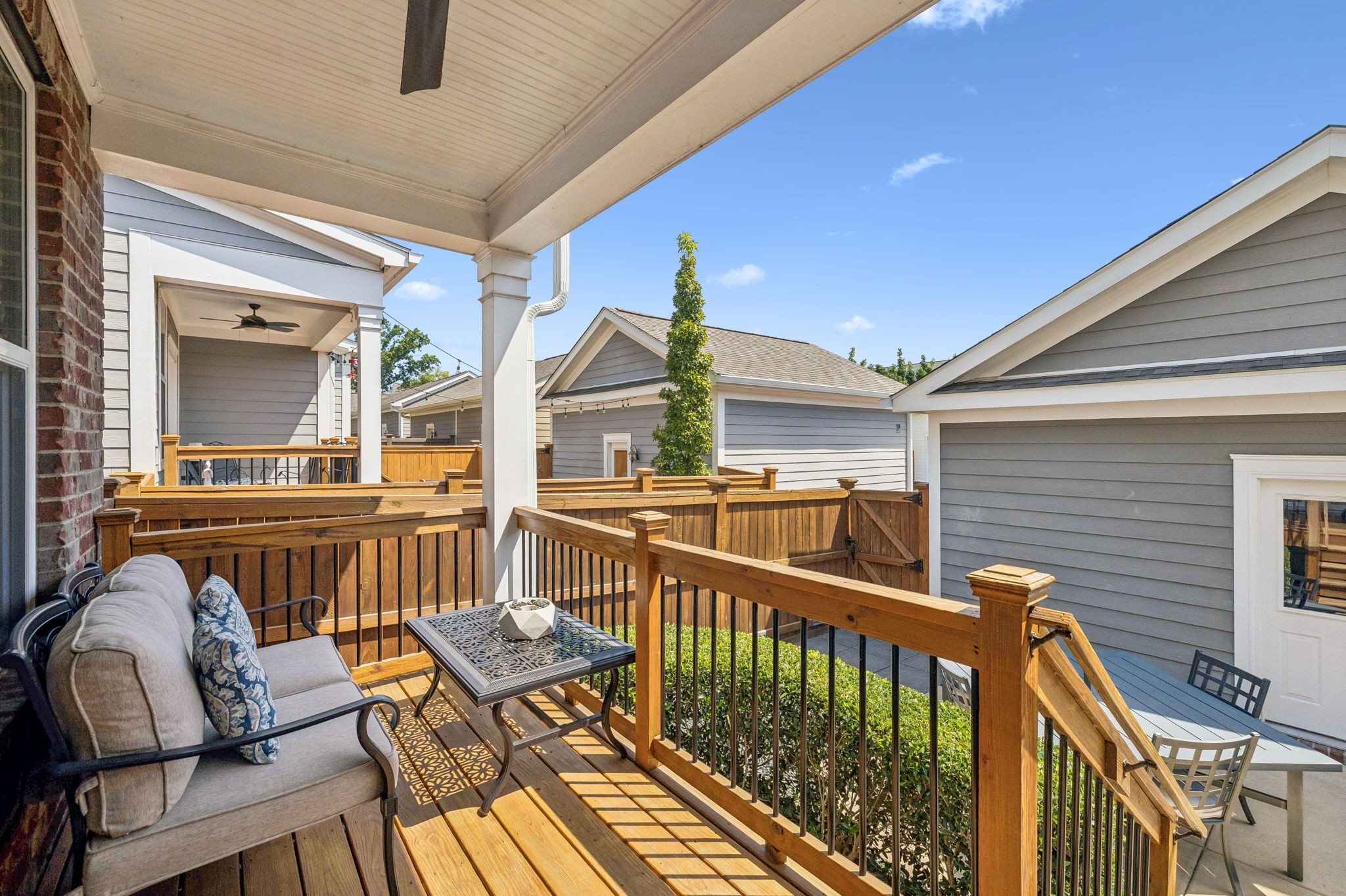 522 Sydenham Dr