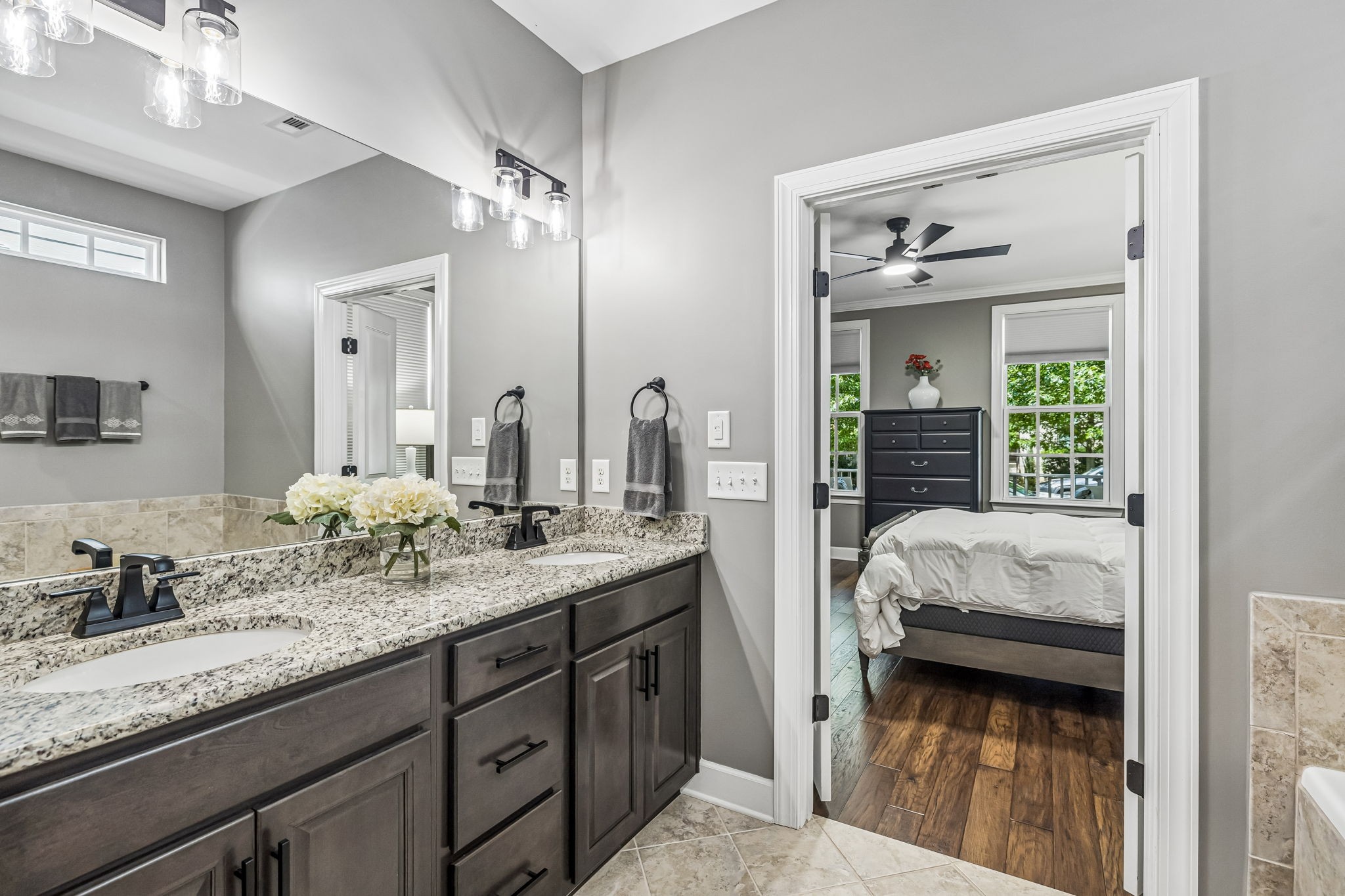 522 Sydenham Dr