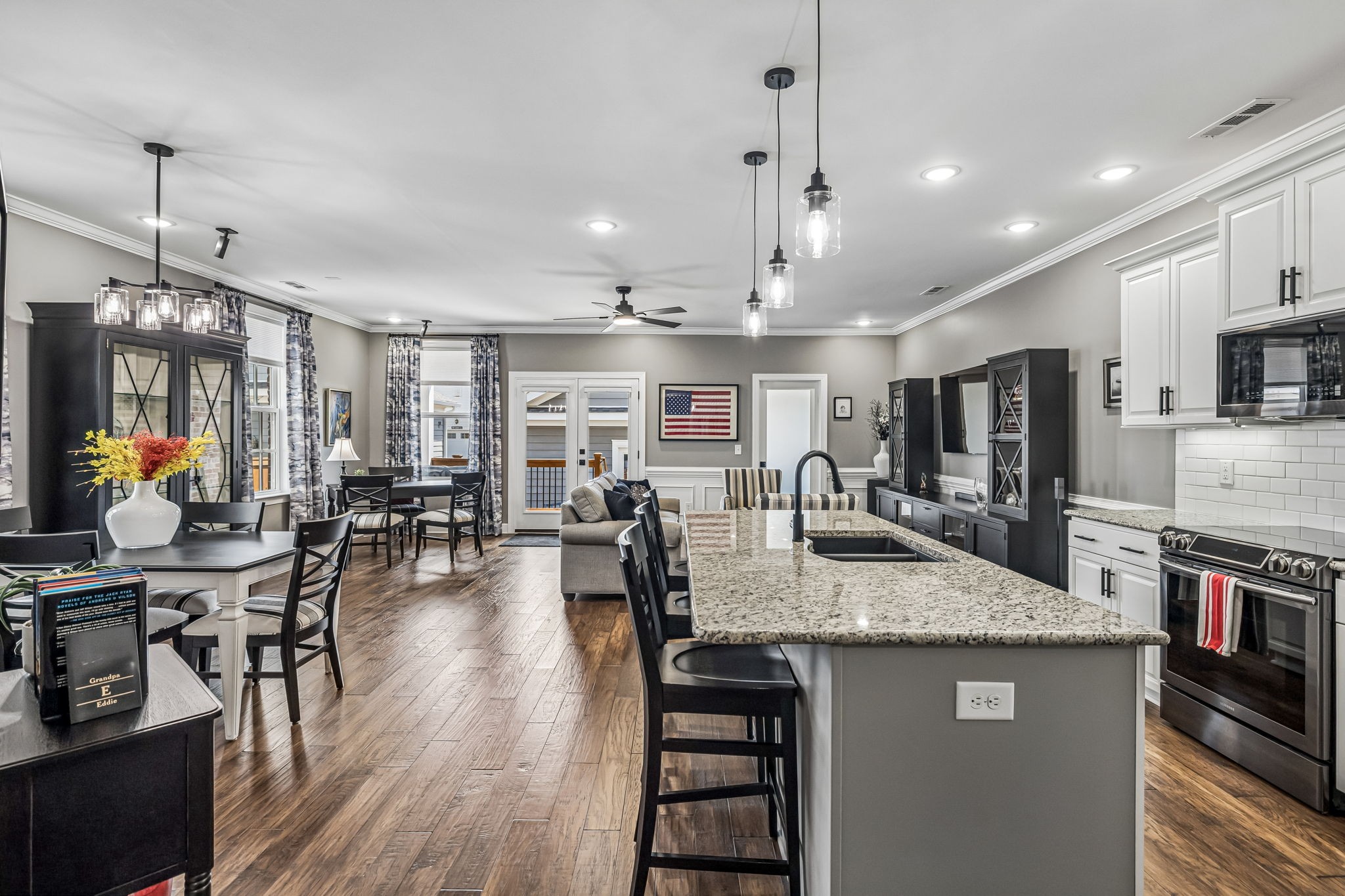 522 Sydenham Dr
