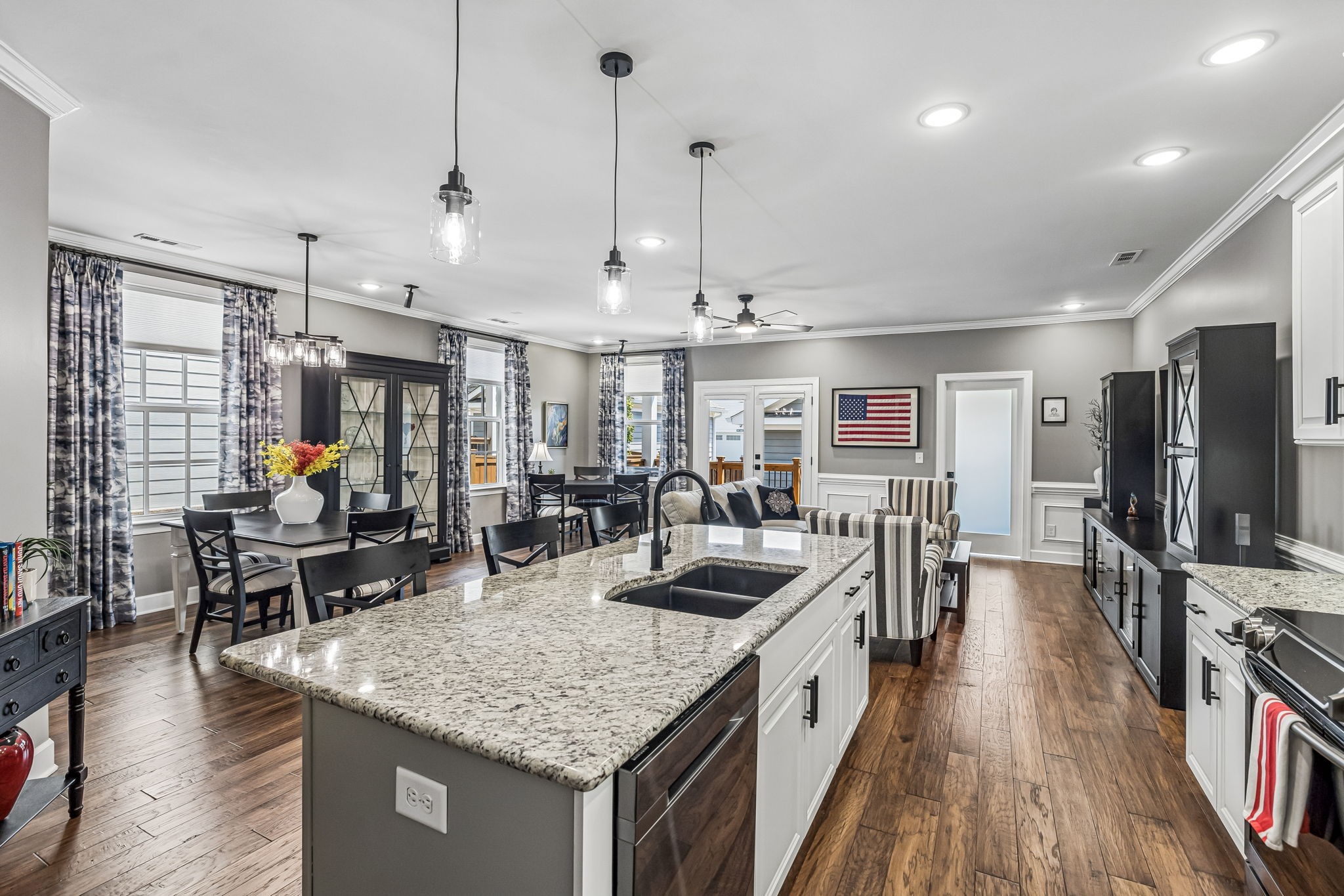 522 Sydenham Dr