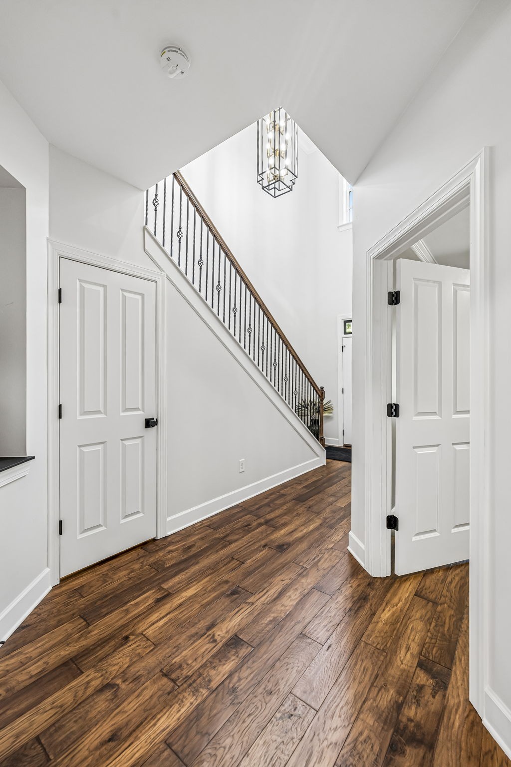 522 Sydenham Dr