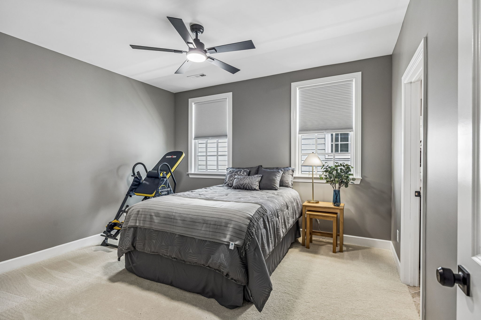 522 Sydenham Dr