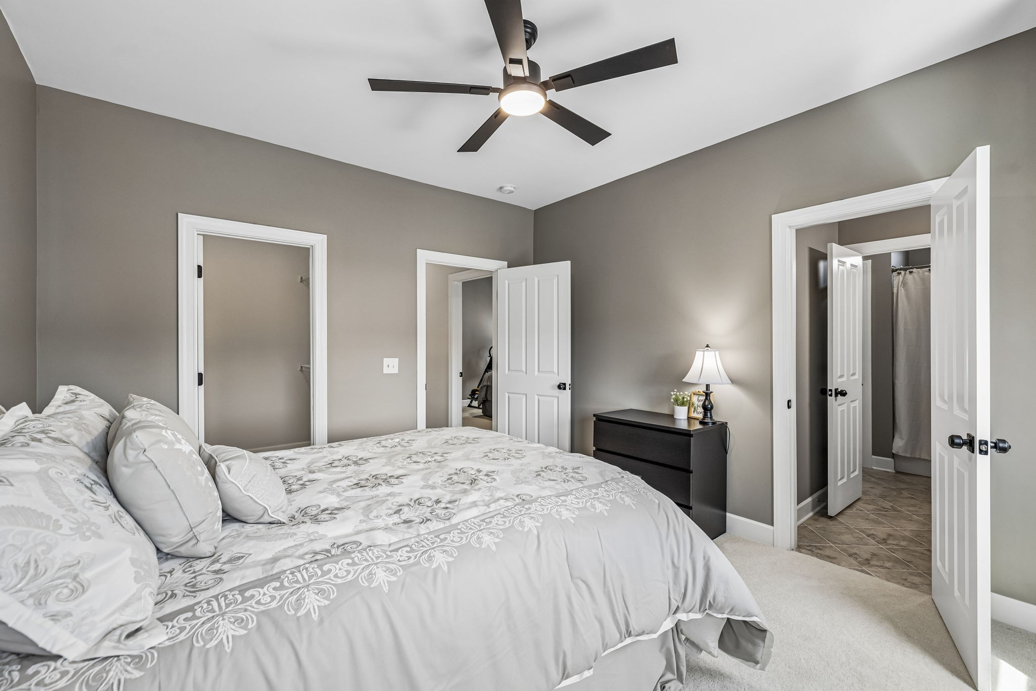 522 Sydenham Dr