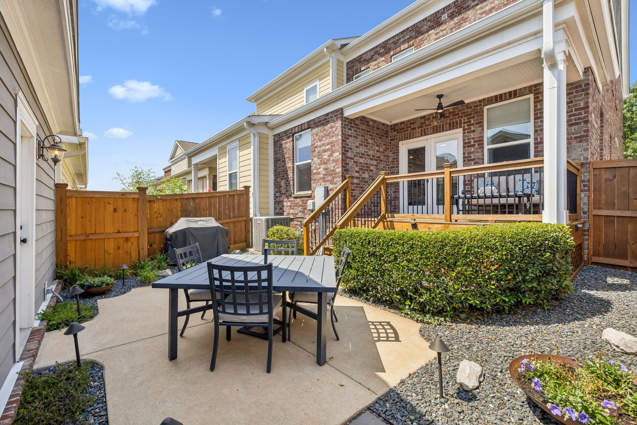 522 Sydenham Dr