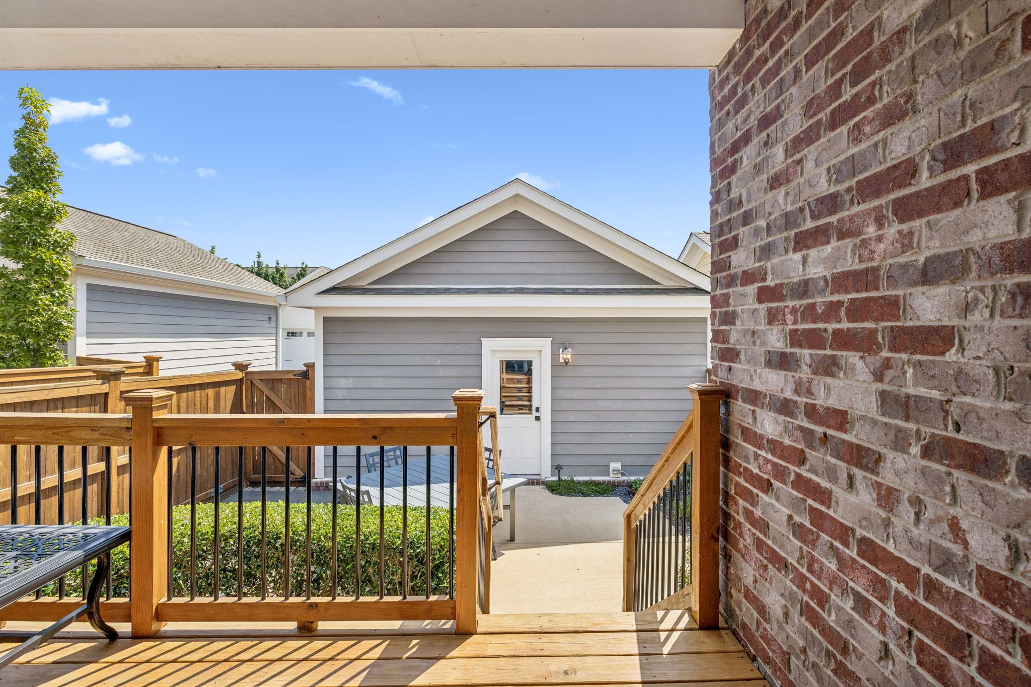 522 Sydenham Dr
