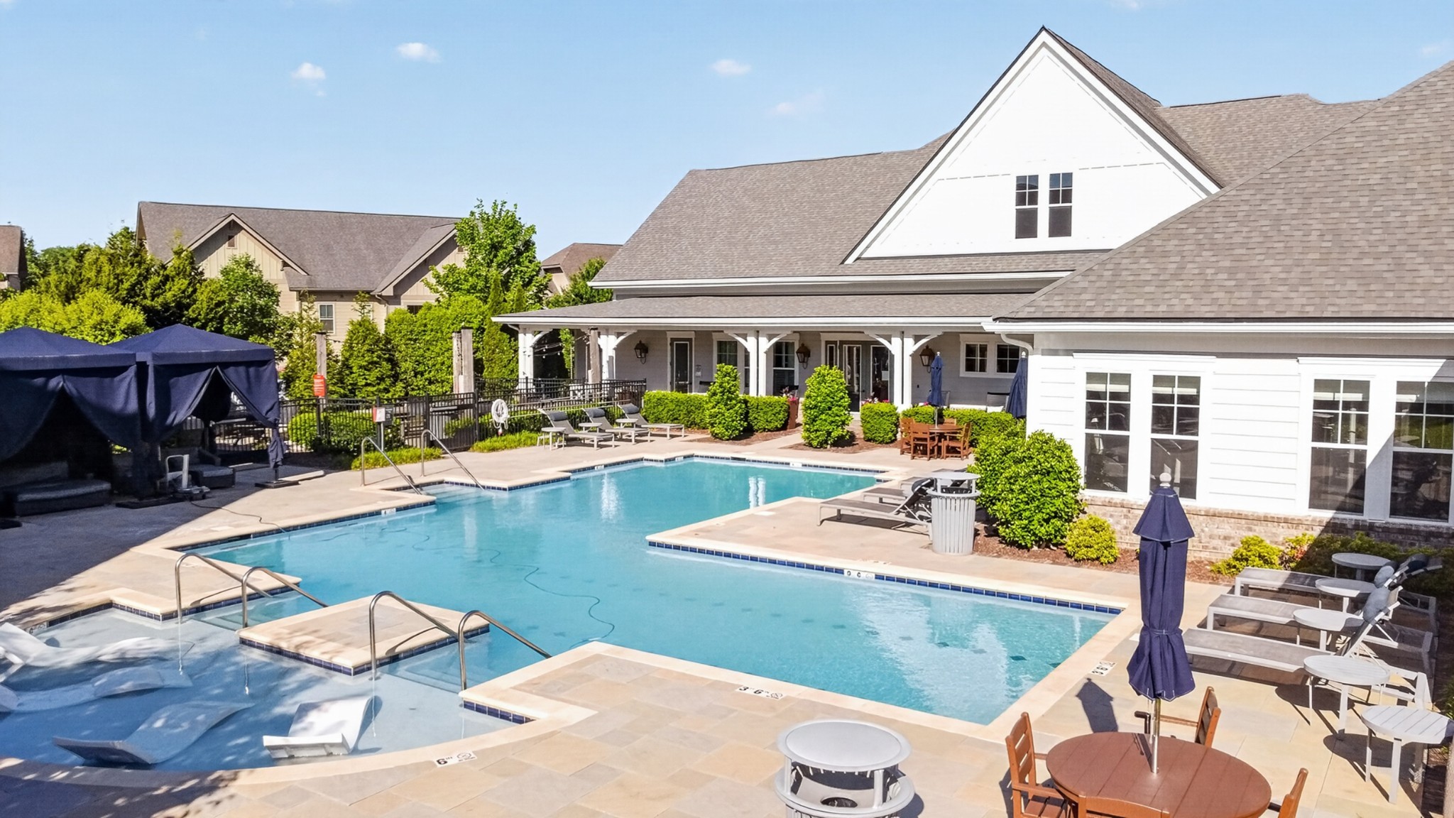 522 Sydenham Dr