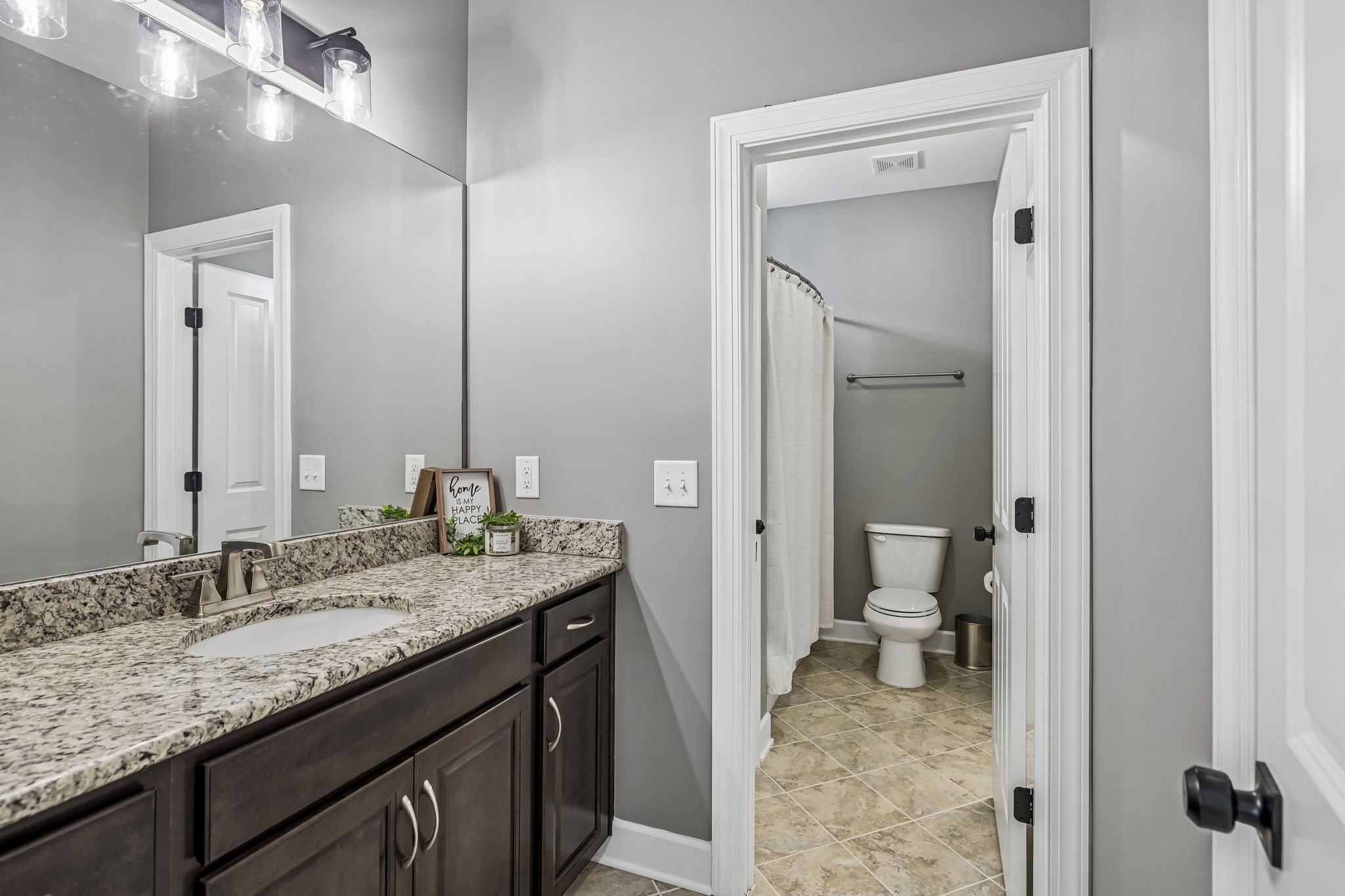 522 Sydenham Dr