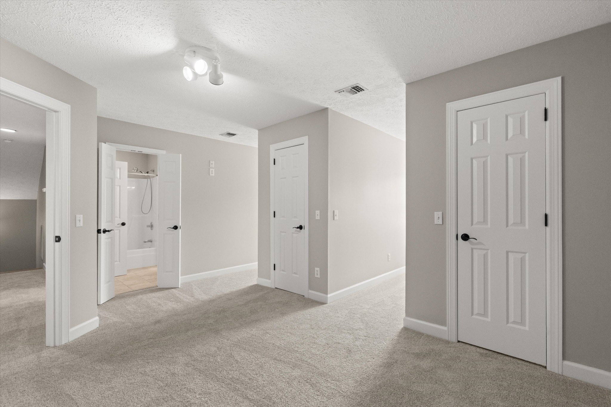 1227 Mount Vernon Ln