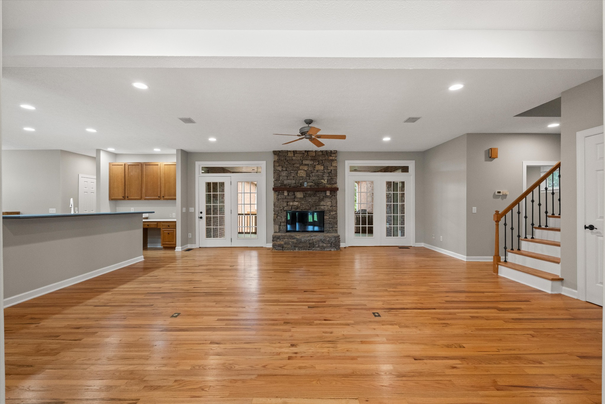 1227 Mount Vernon Ln