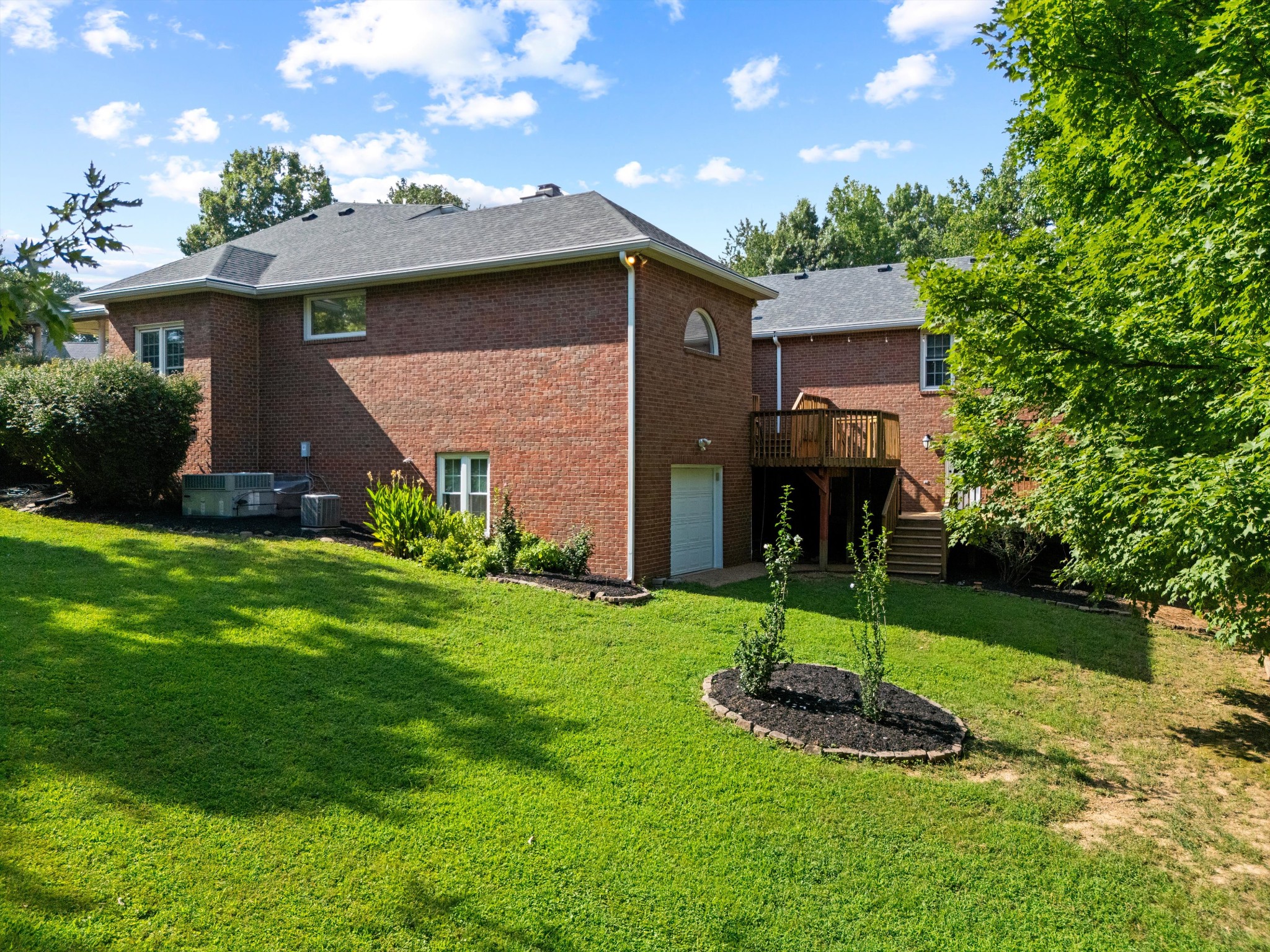 1227 Mount Vernon Ln