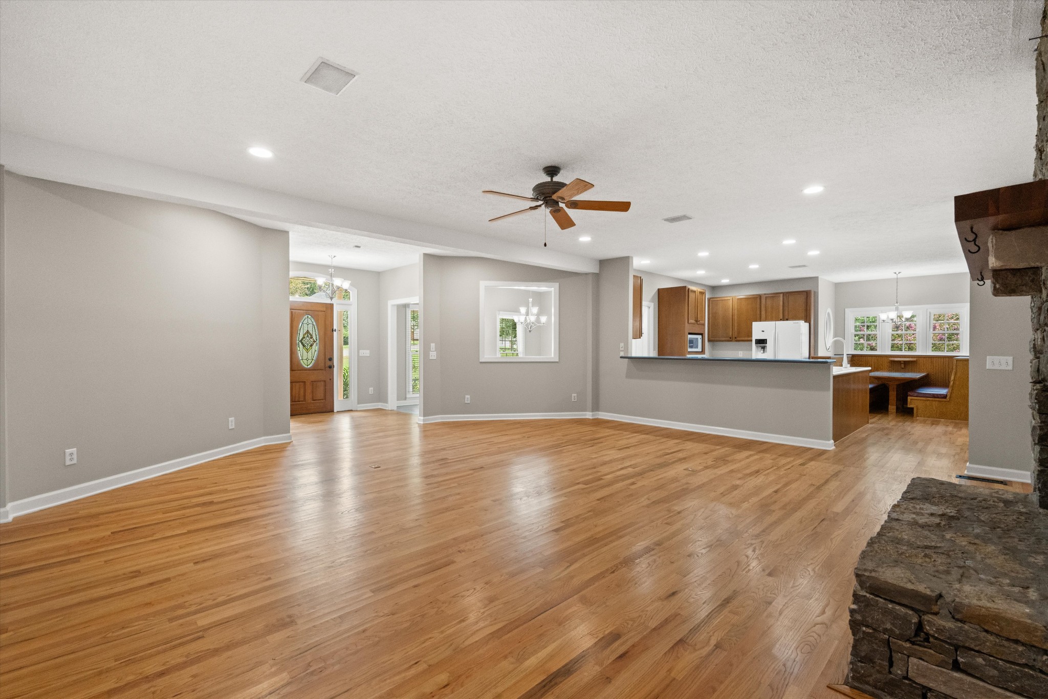 1227 Mount Vernon Ln