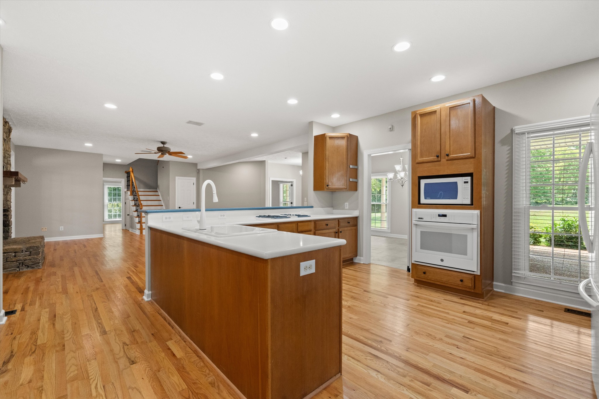 1227 Mount Vernon Ln