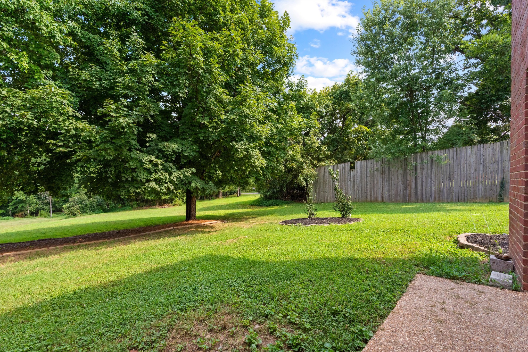 1227 Mount Vernon Ln