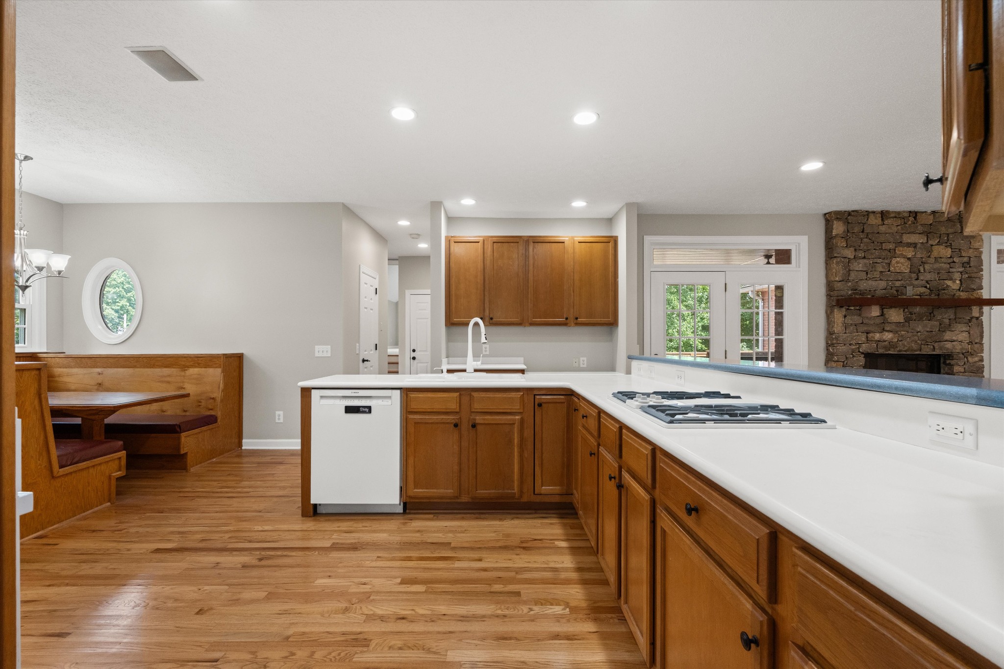 1227 Mount Vernon Ln