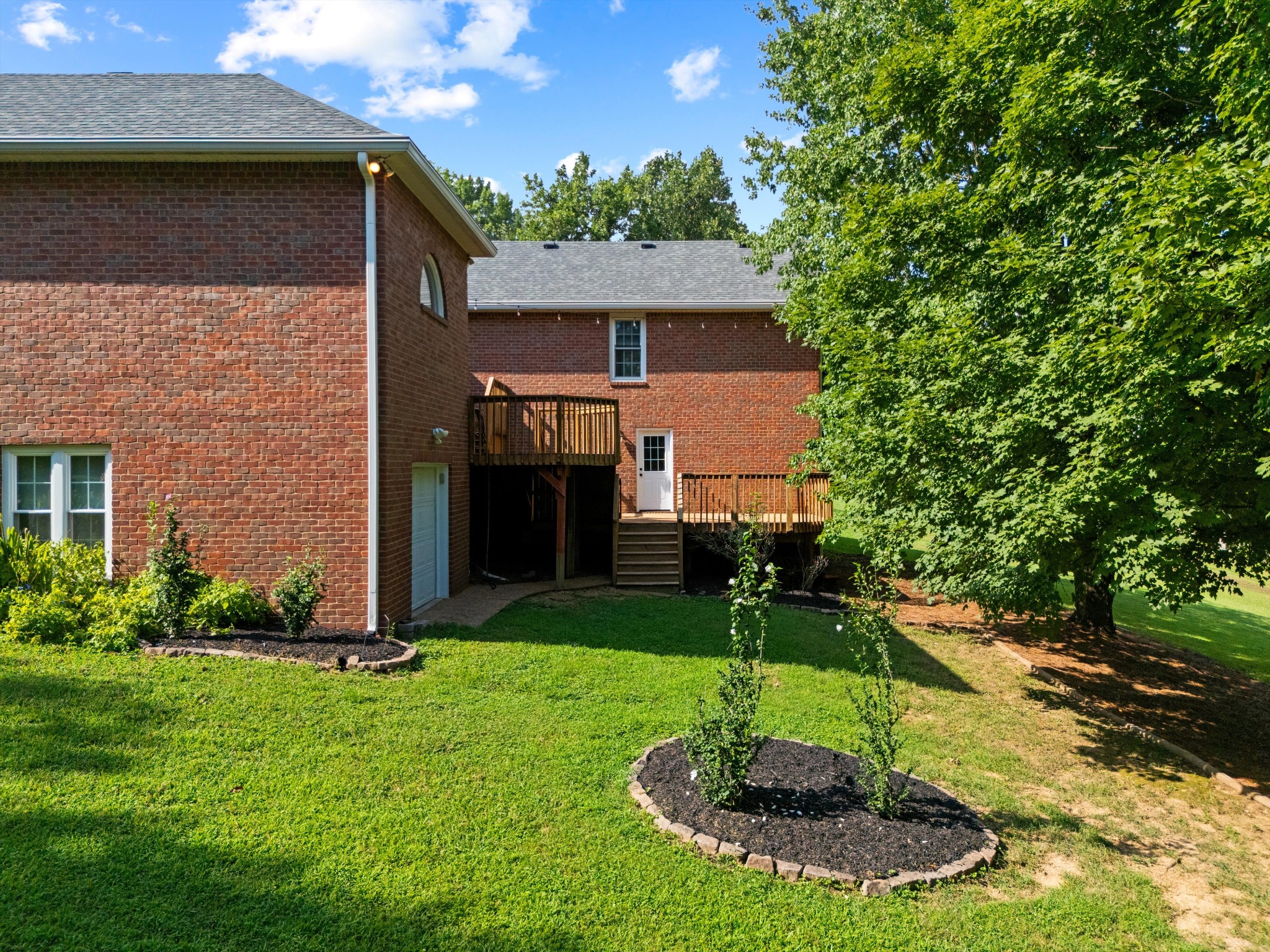 1227 Mount Vernon Ln