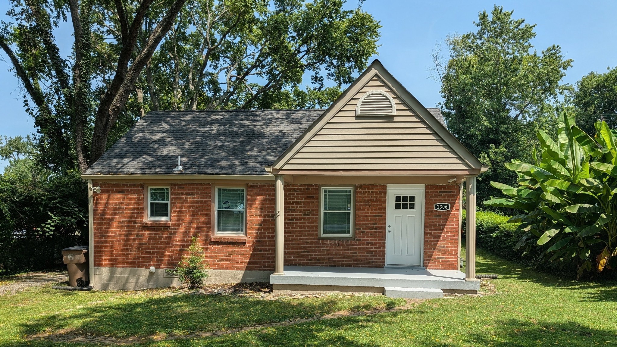 1306 Venus Dr