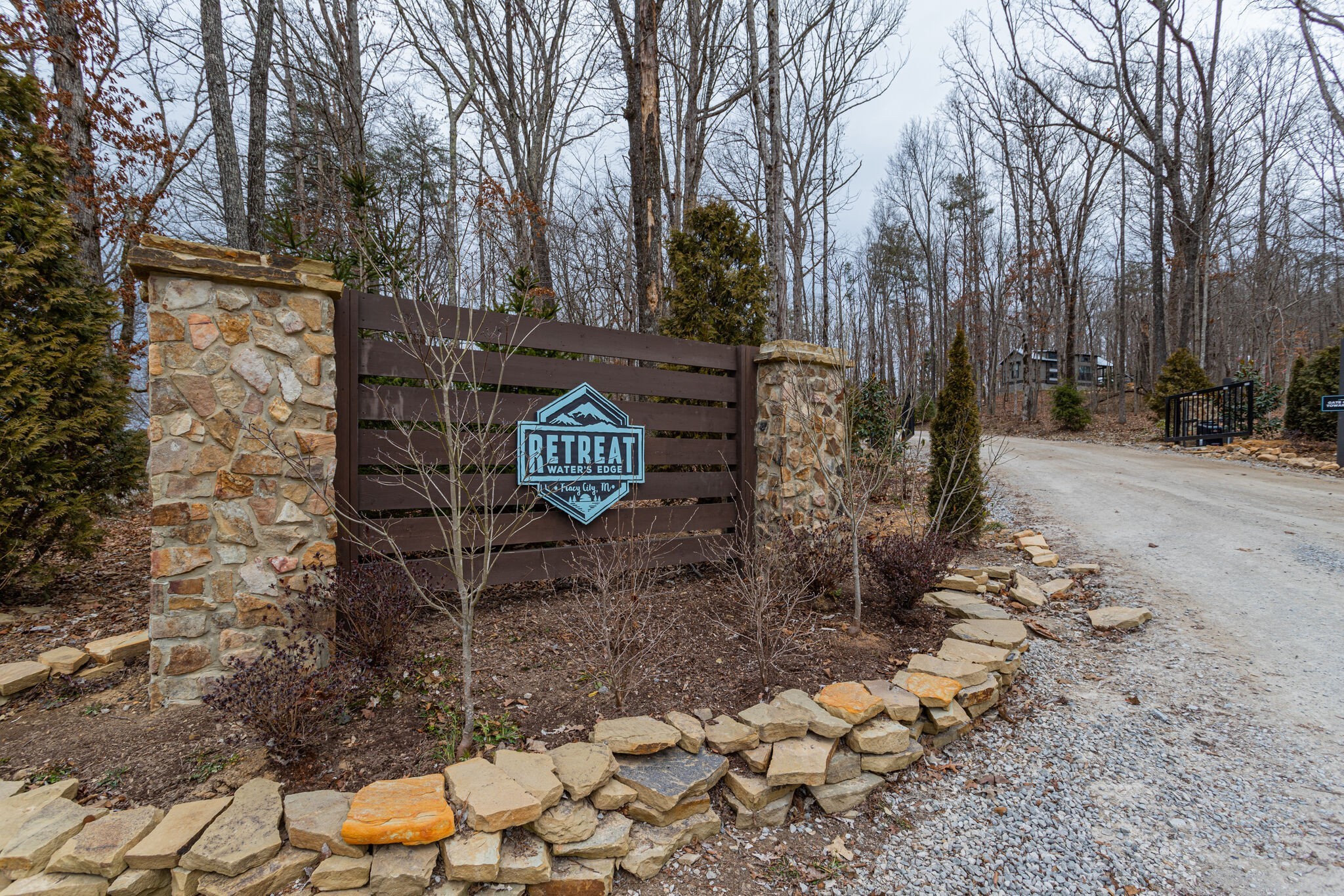 312 Hemlock Cove