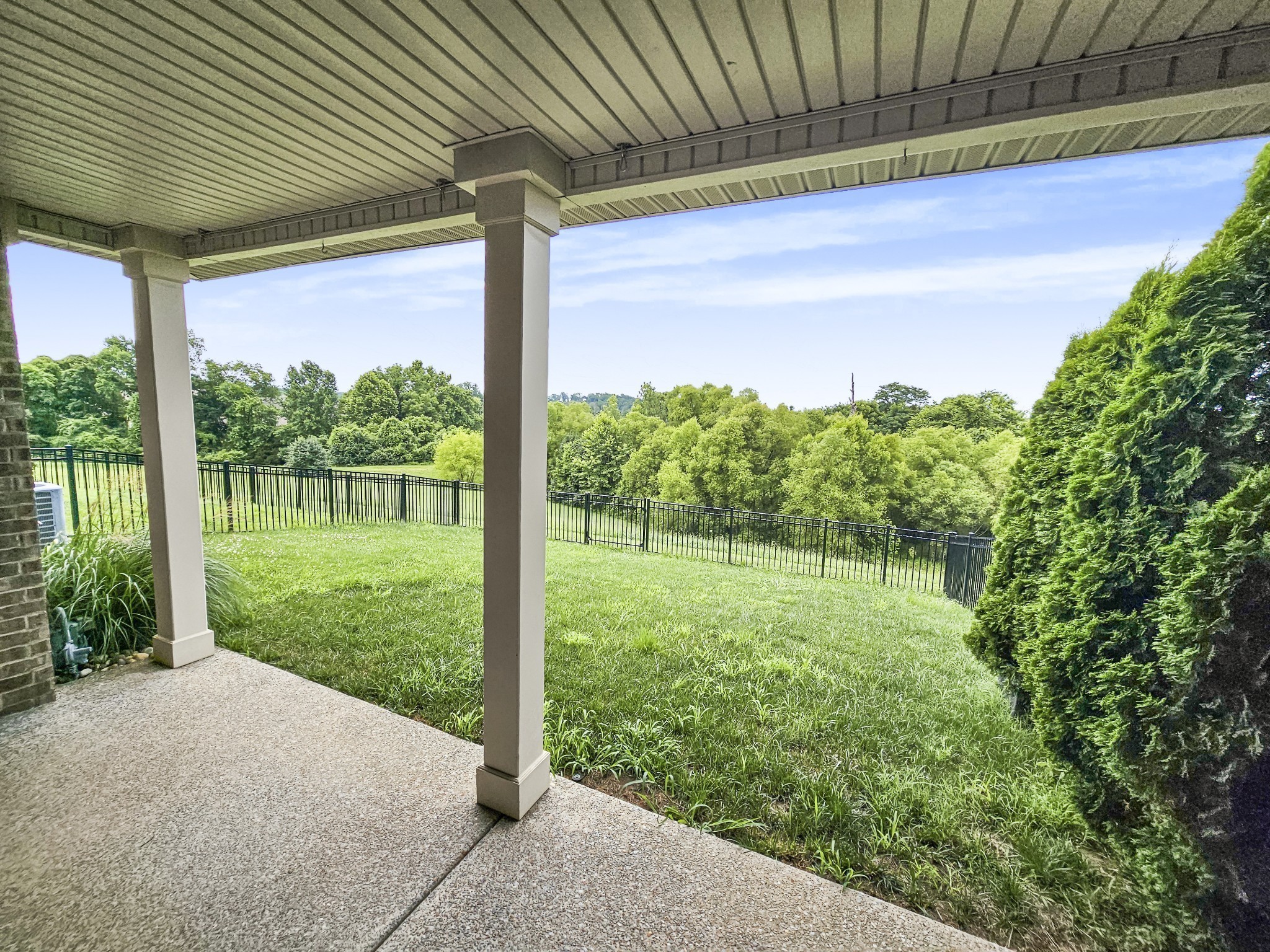 835 Meadowcrest Way