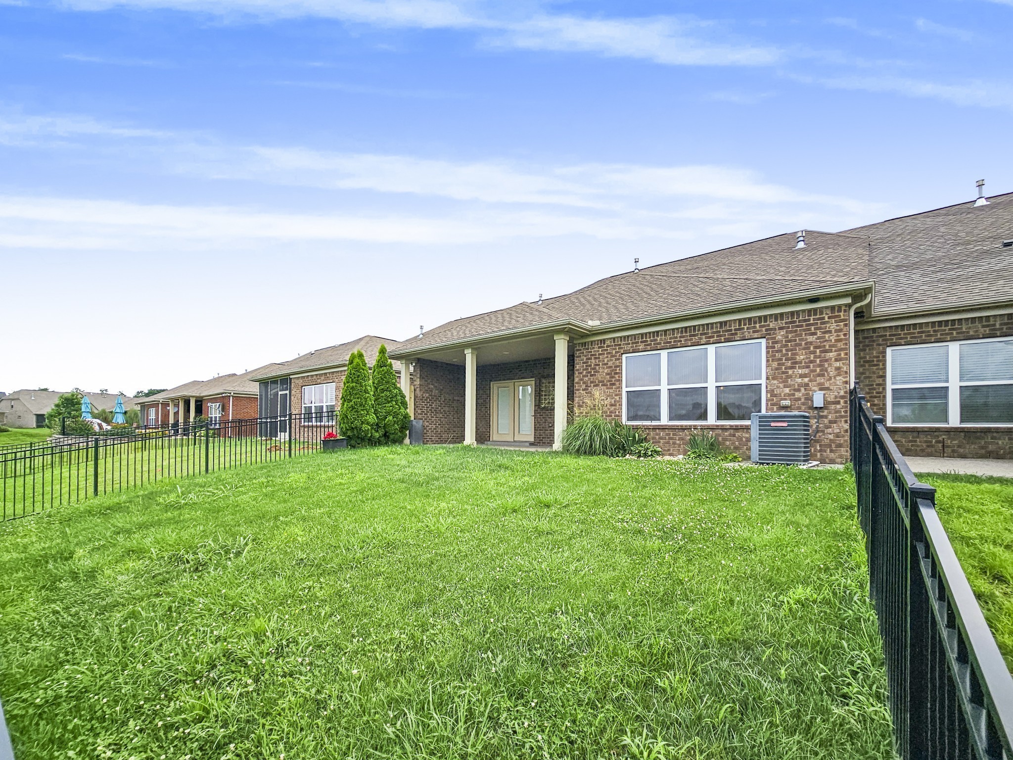 835 Meadowcrest Way