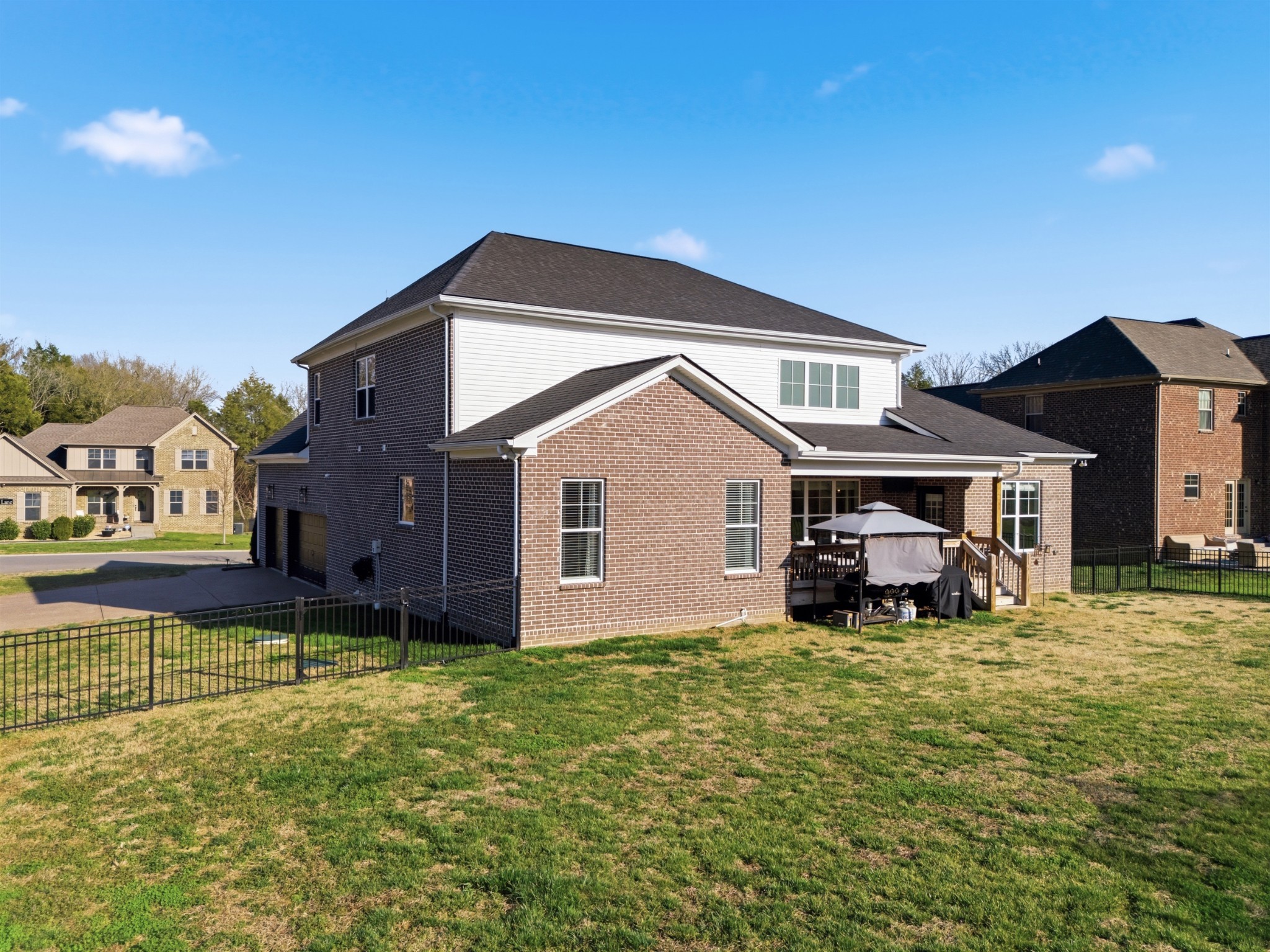 301 Goodwin Ln