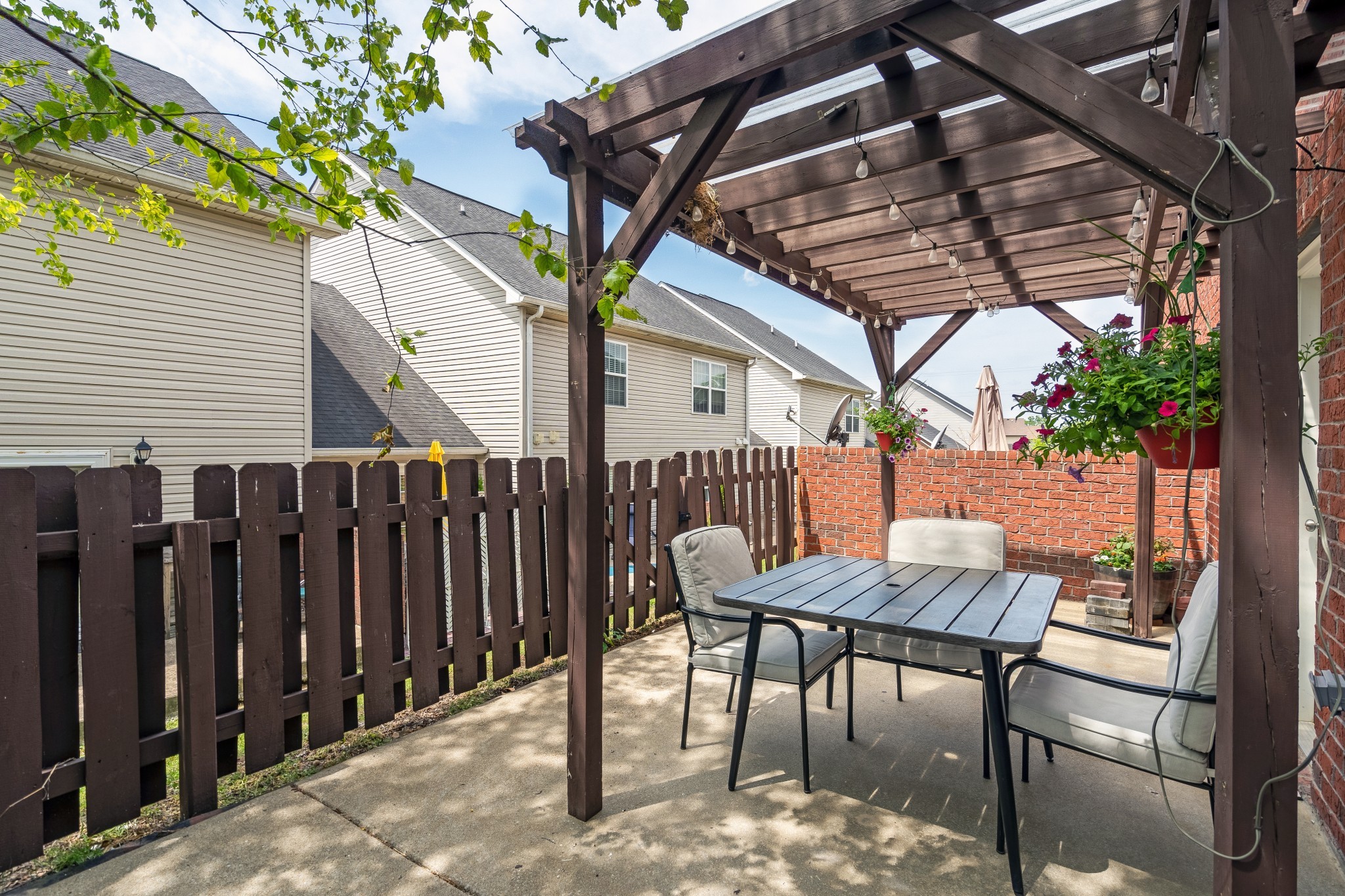 302 Villa Cir