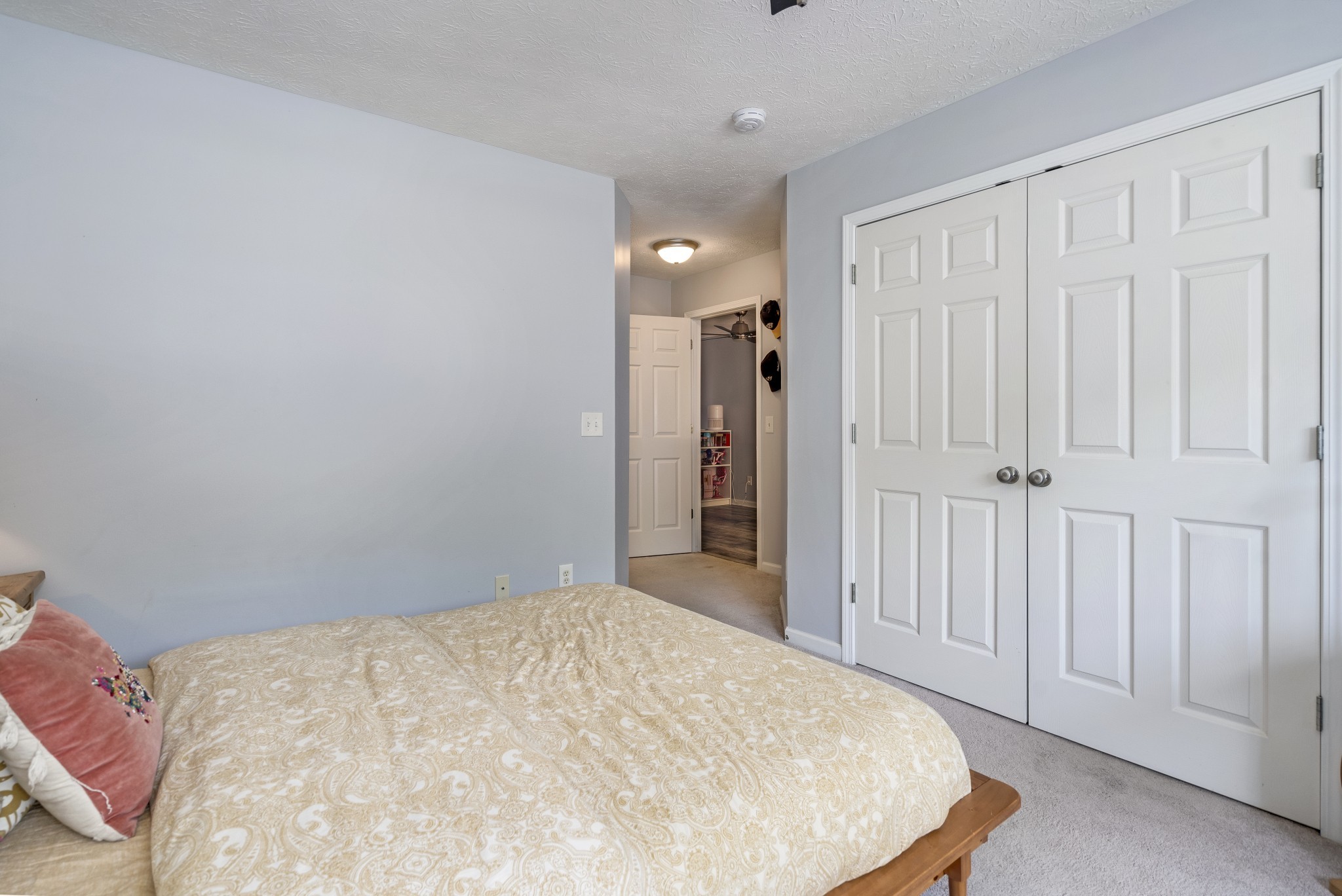 302 Villa Cir