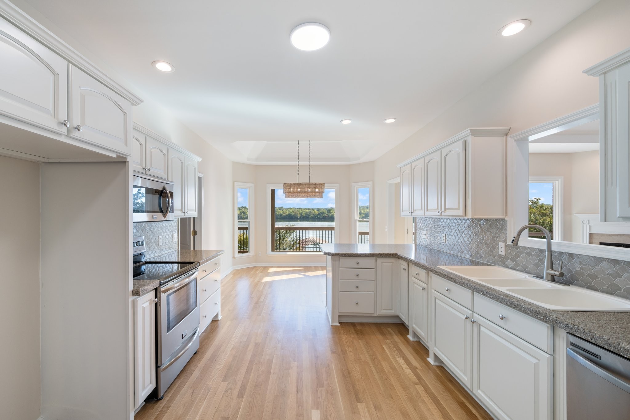 605 Lake Haven Dr