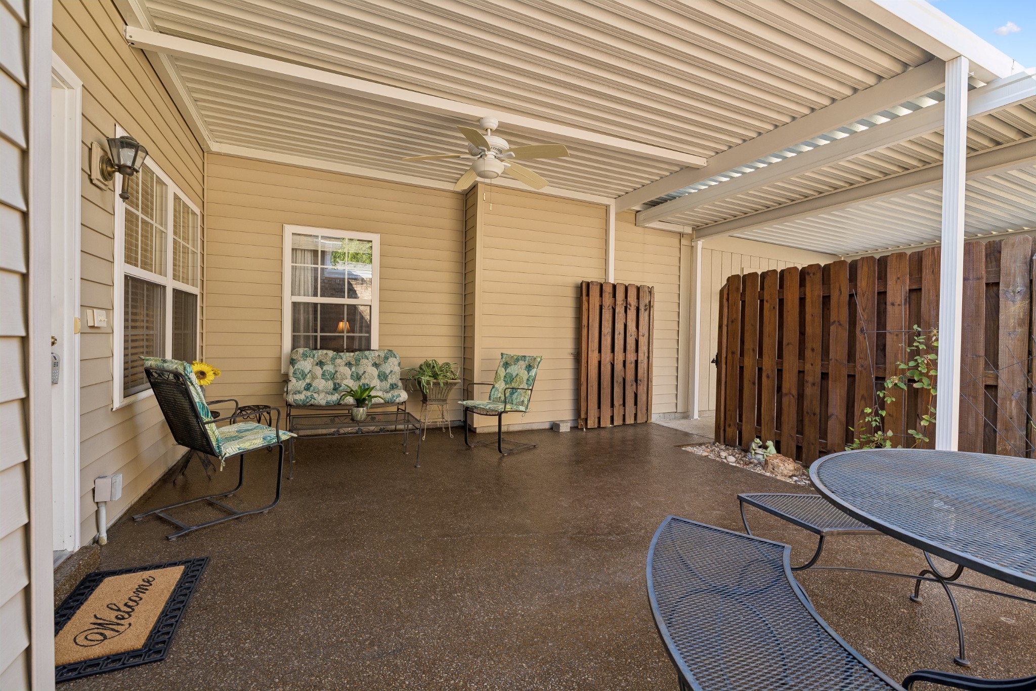 6 Donnell Ct