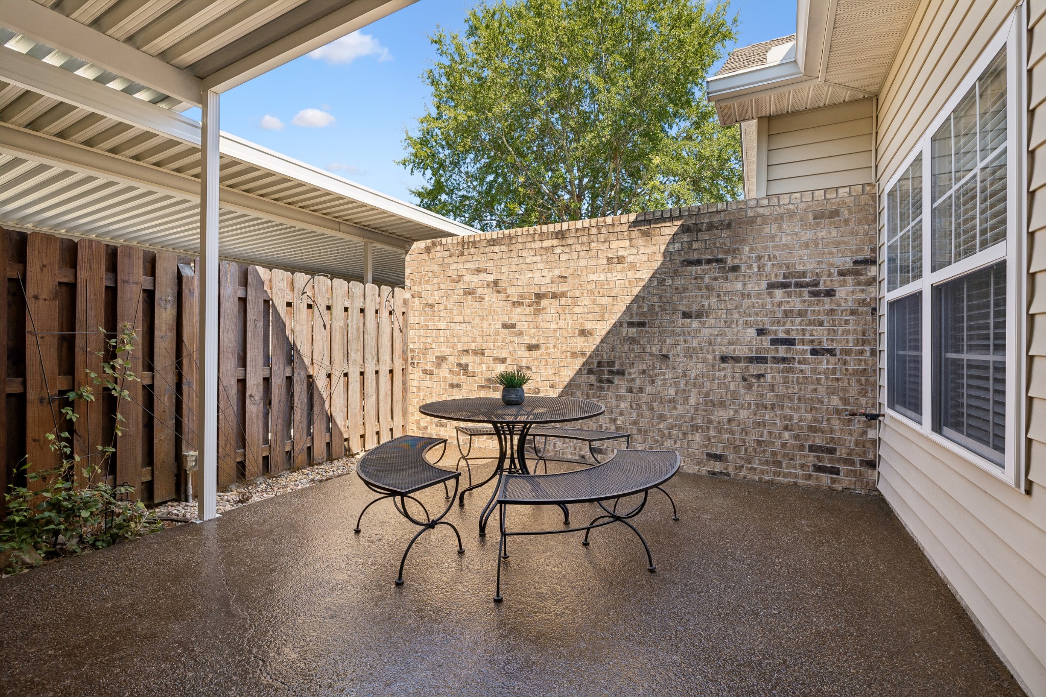 6 Donnell Ct