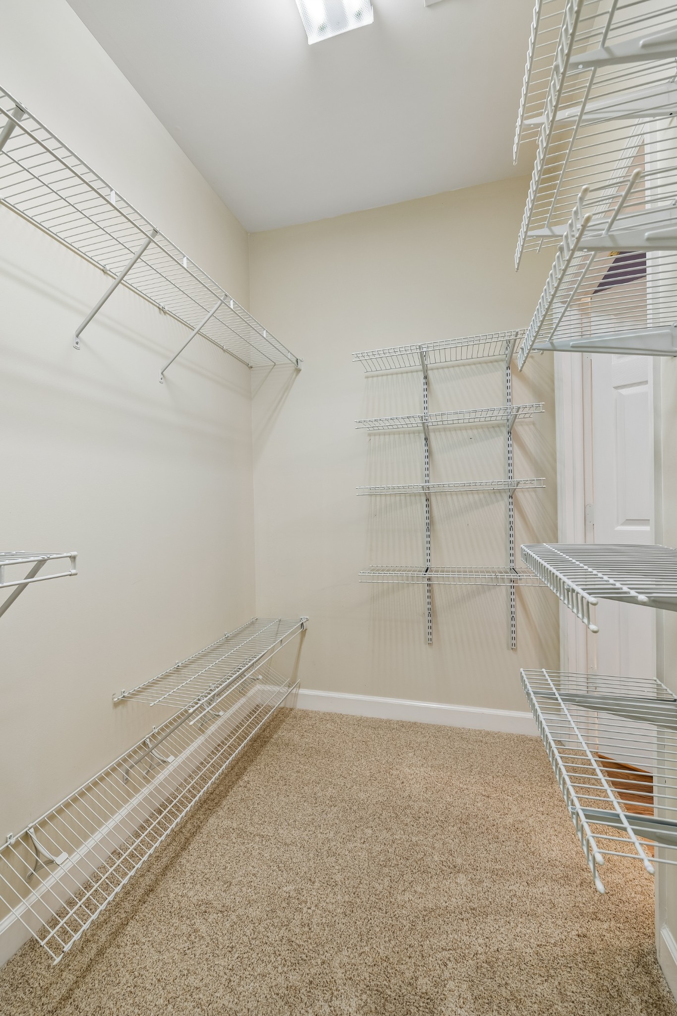 6 Donnell Ct