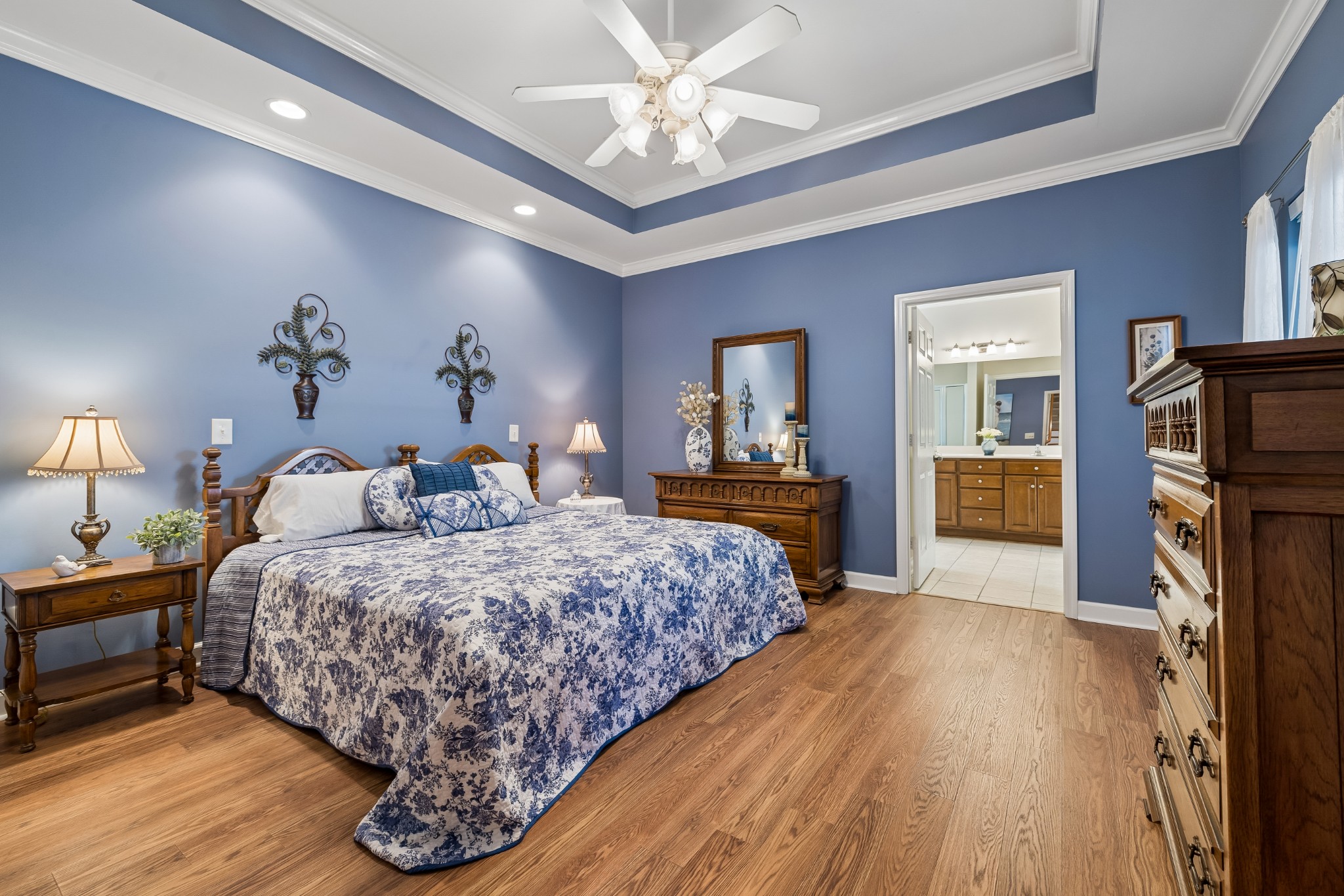 6 Donnell Ct