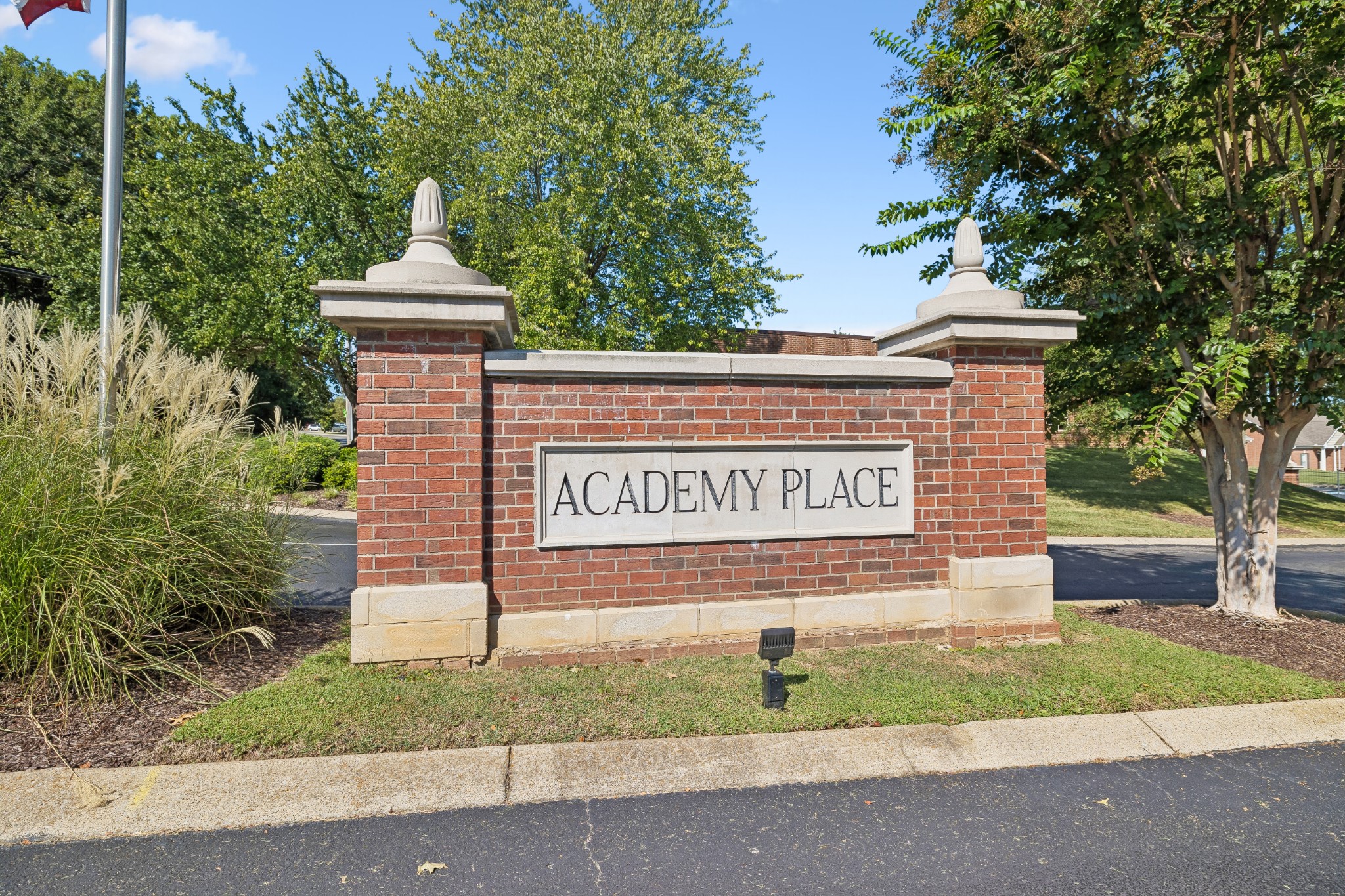 6 Donnell Ct