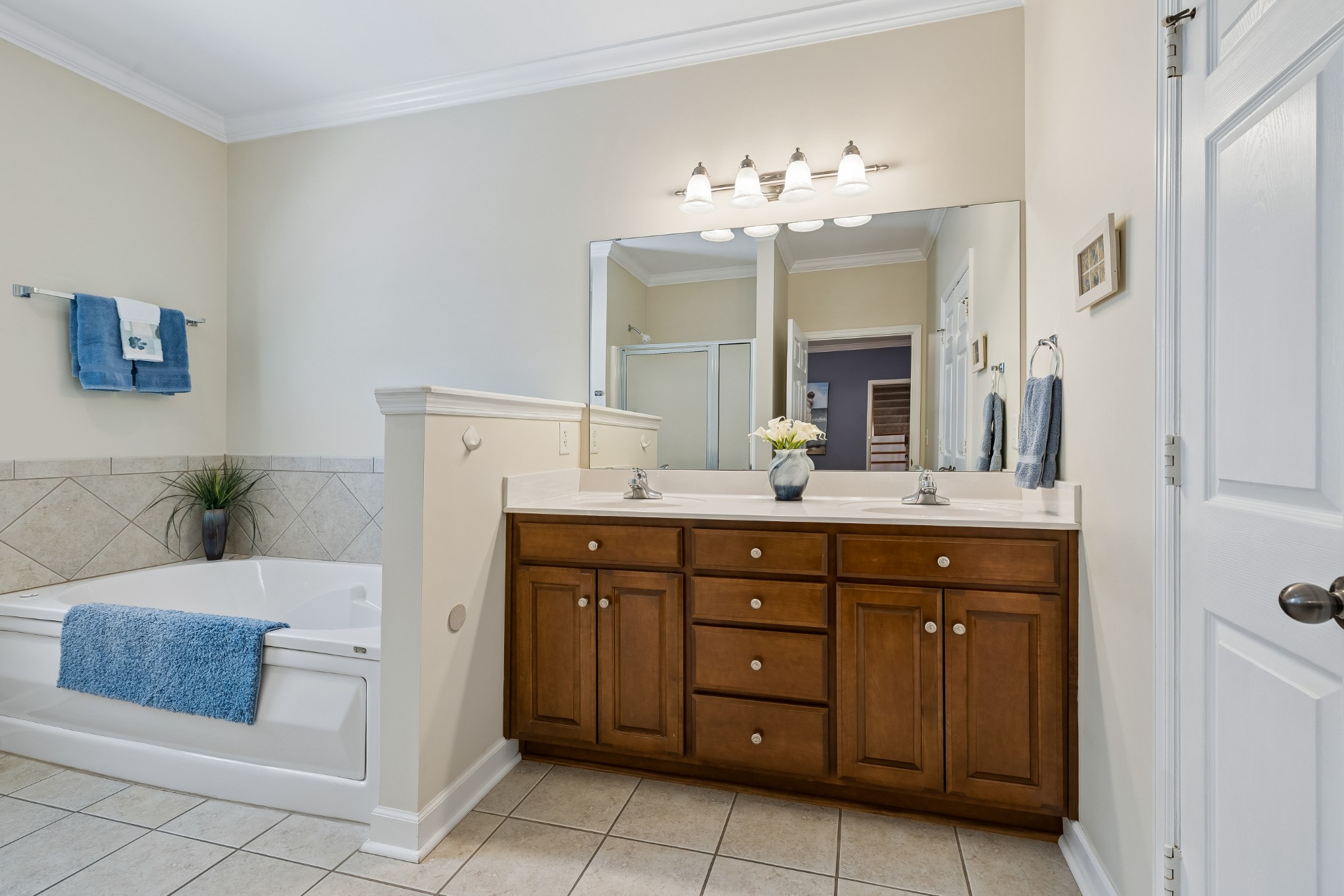 6 Donnell Ct