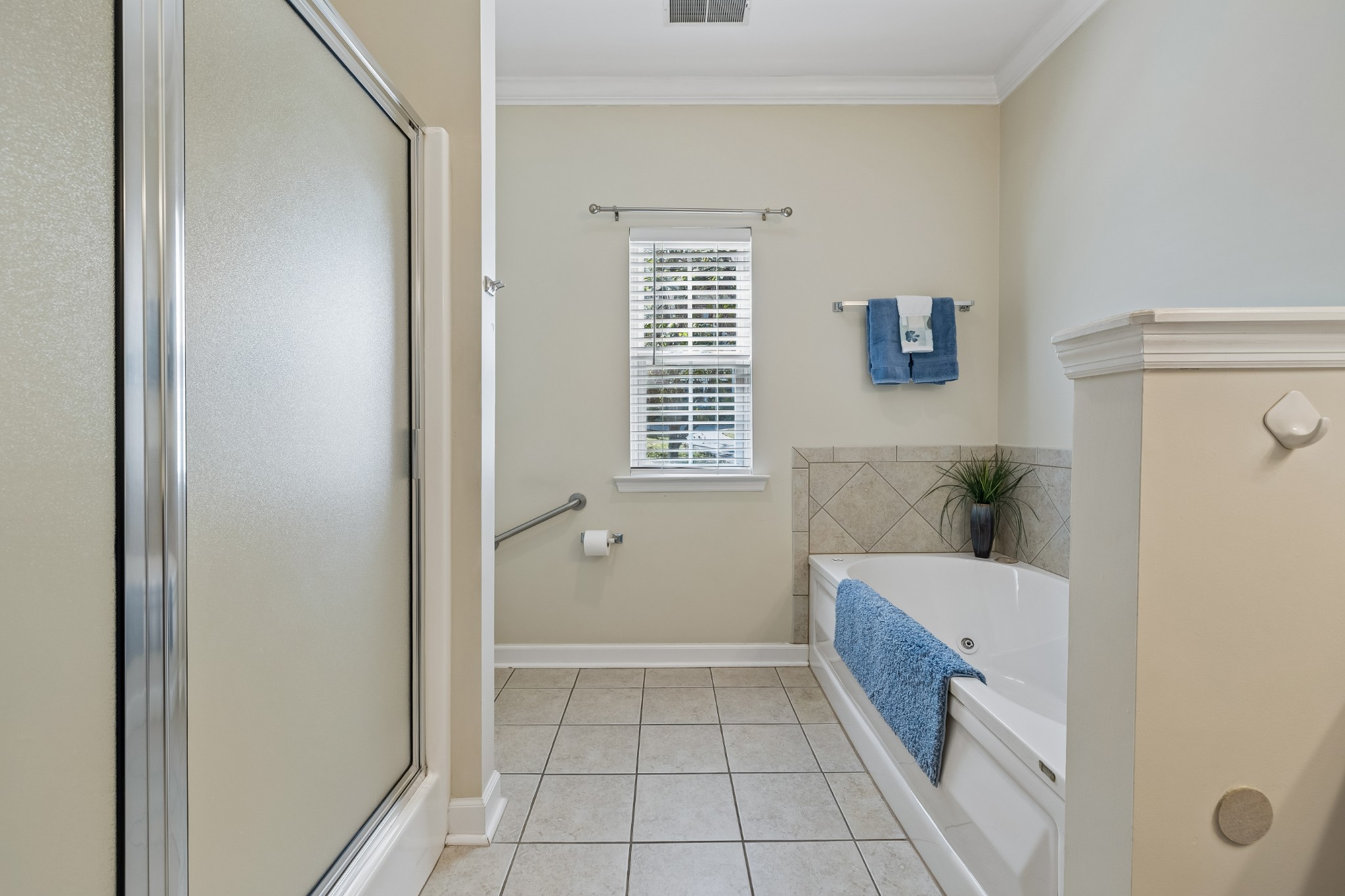 6 Donnell Ct