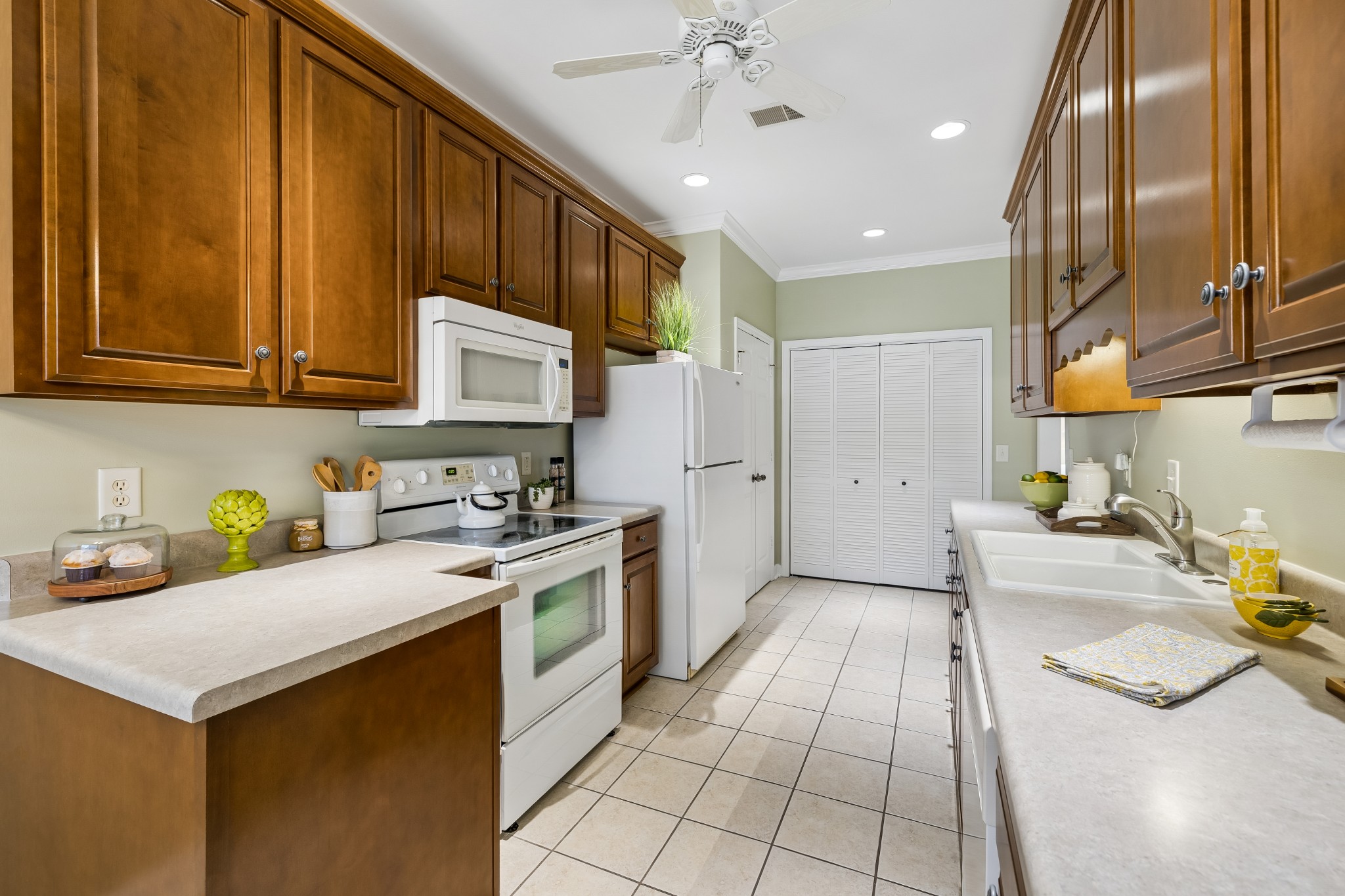 6 Donnell Ct