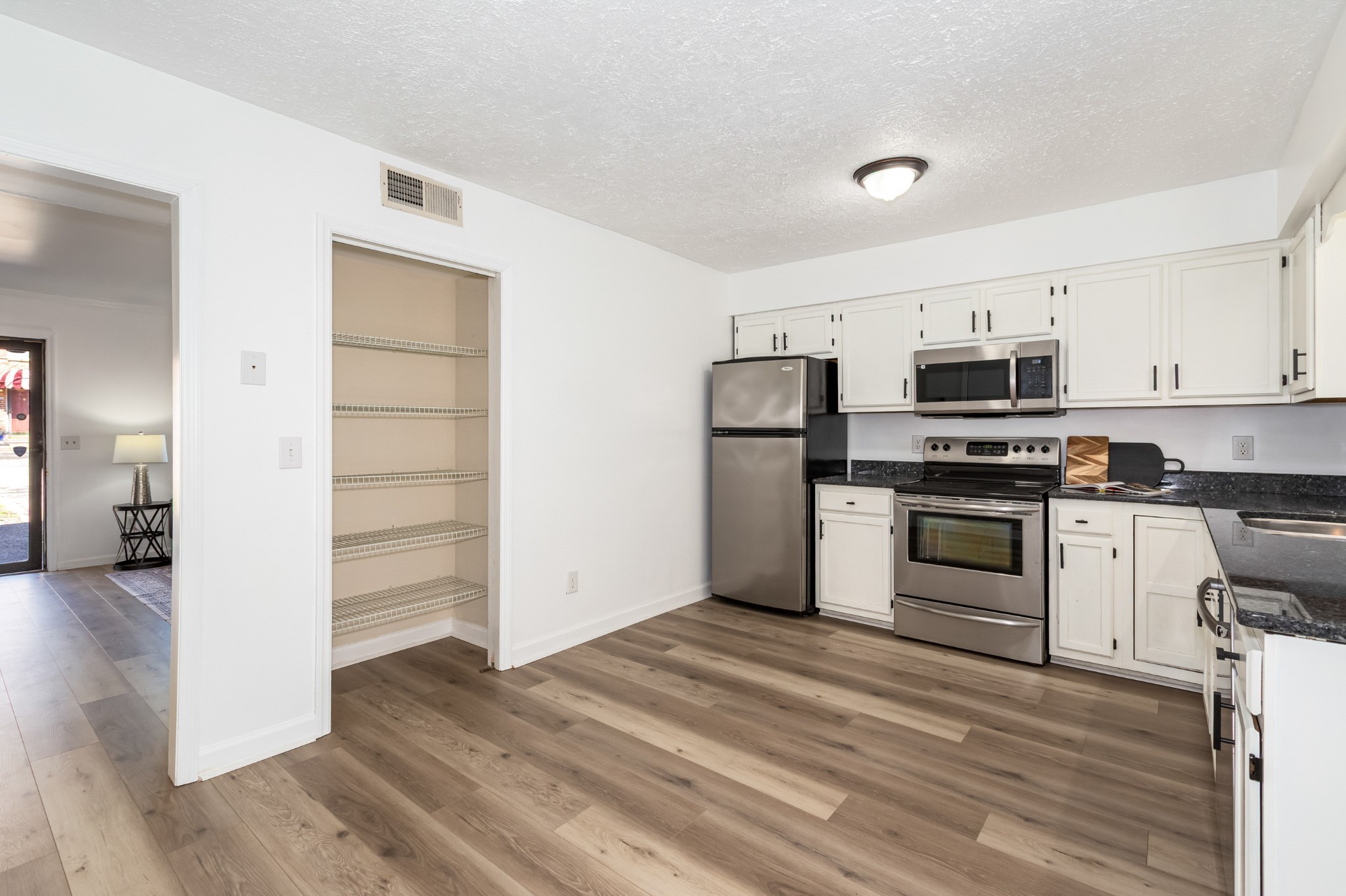 513 Williamsburg Dr