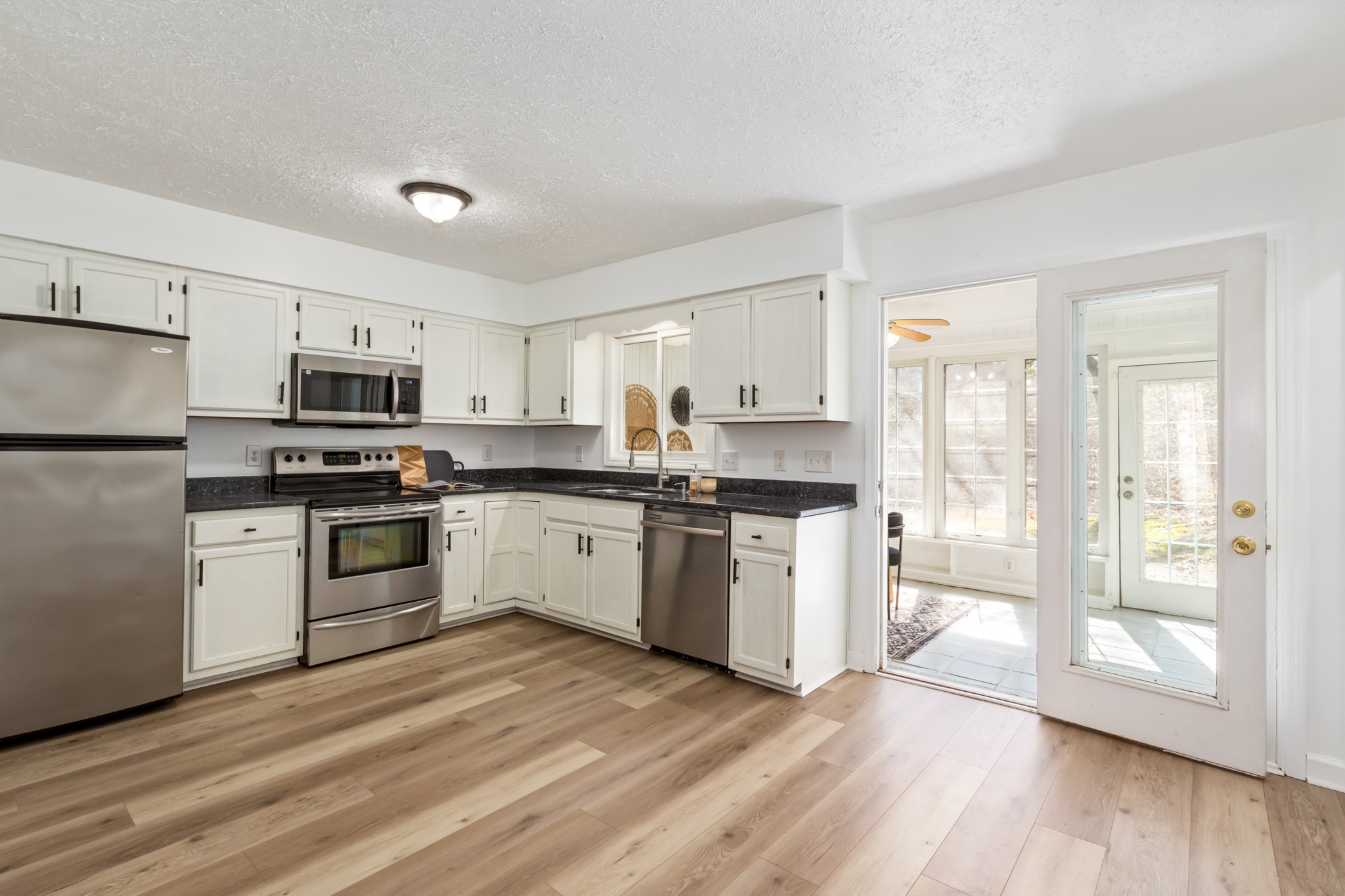 513 Williamsburg Dr