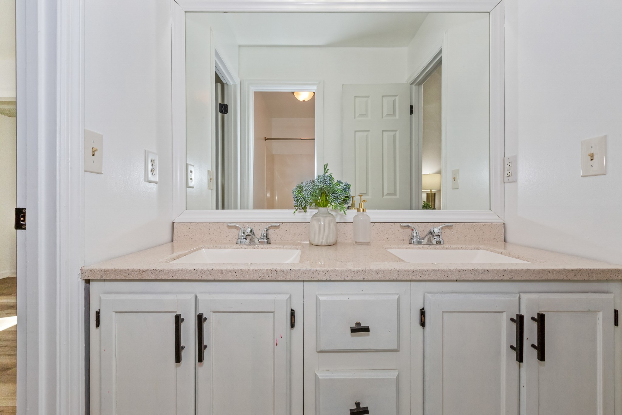 513 Williamsburg Dr