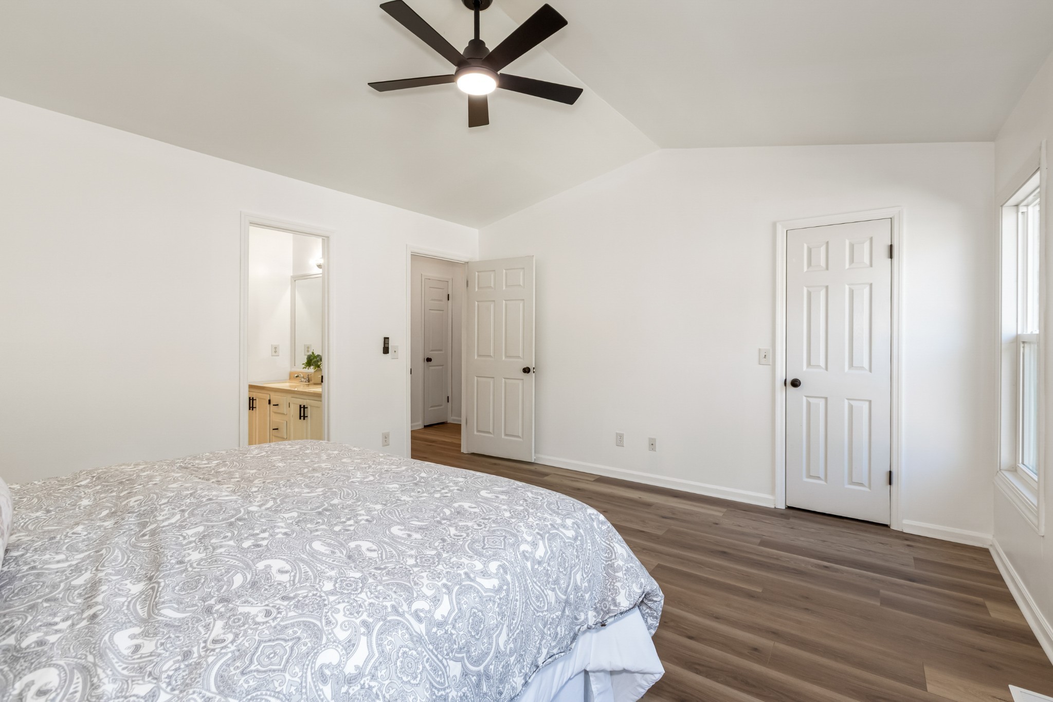 513 Williamsburg Dr