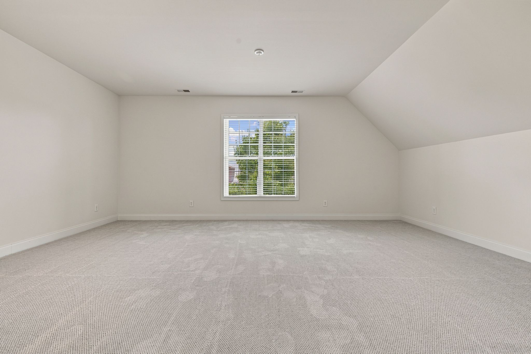 1009 Larkwood Dr