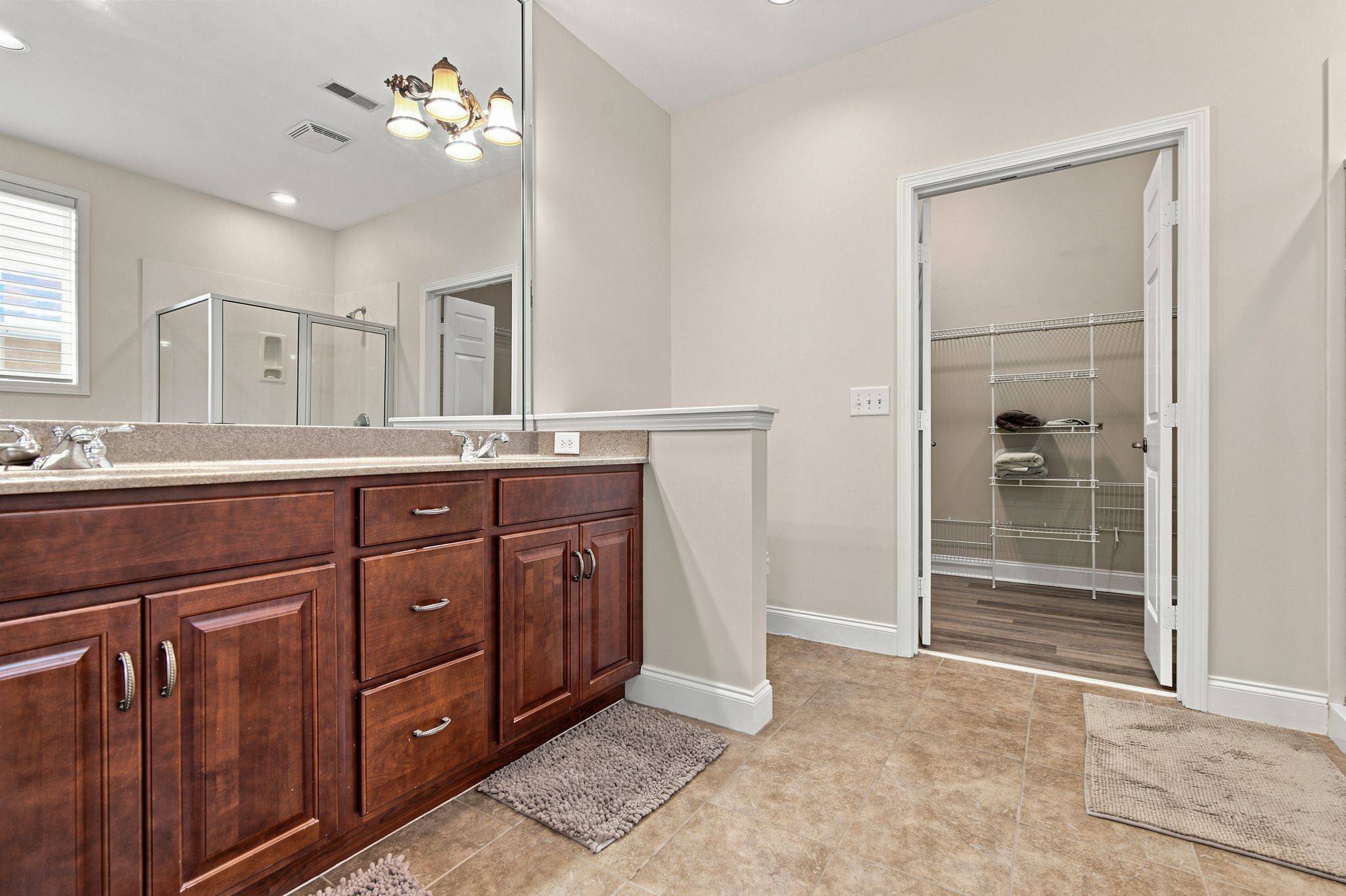 1009 Larkwood Dr