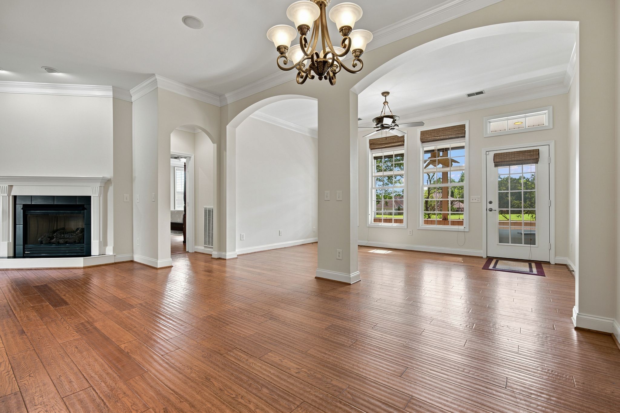 1009 Larkwood Dr