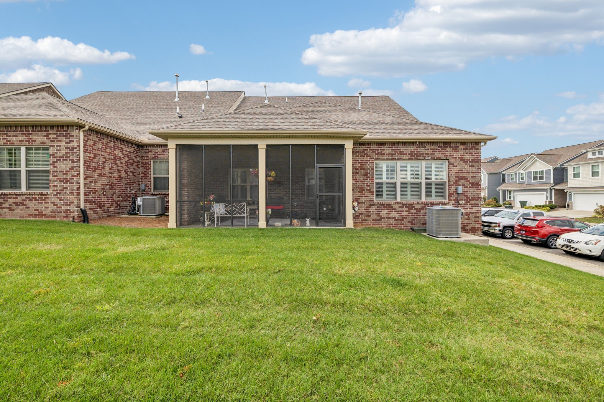 3204 Chaucer Ln